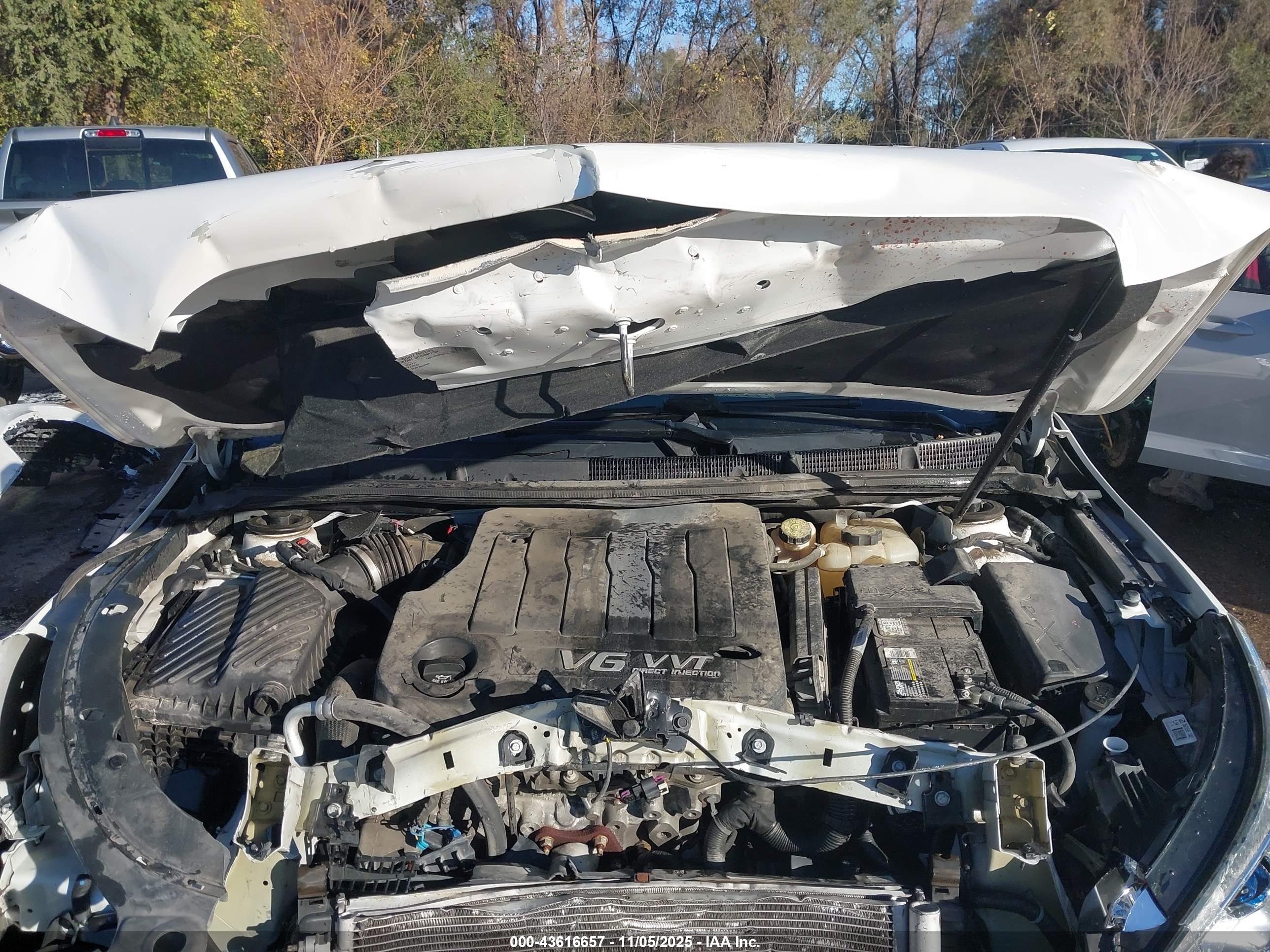 BUICK LACROSSE image 10