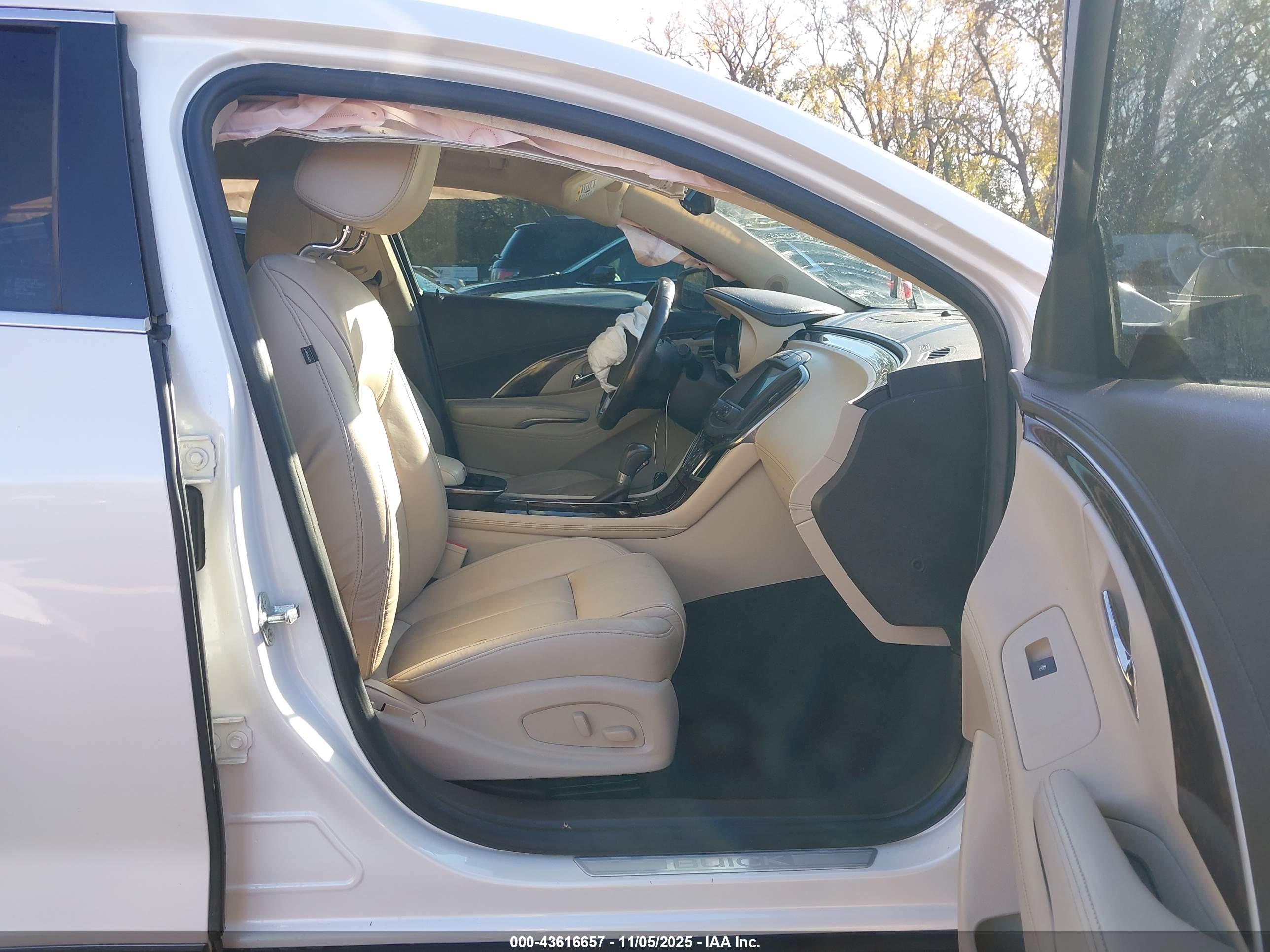 BUICK LACROSSE image 5