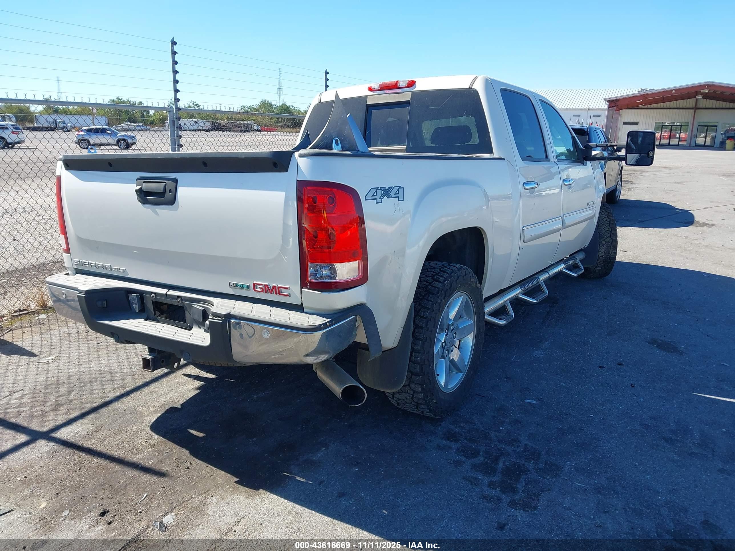 GMC SIERRA image 4