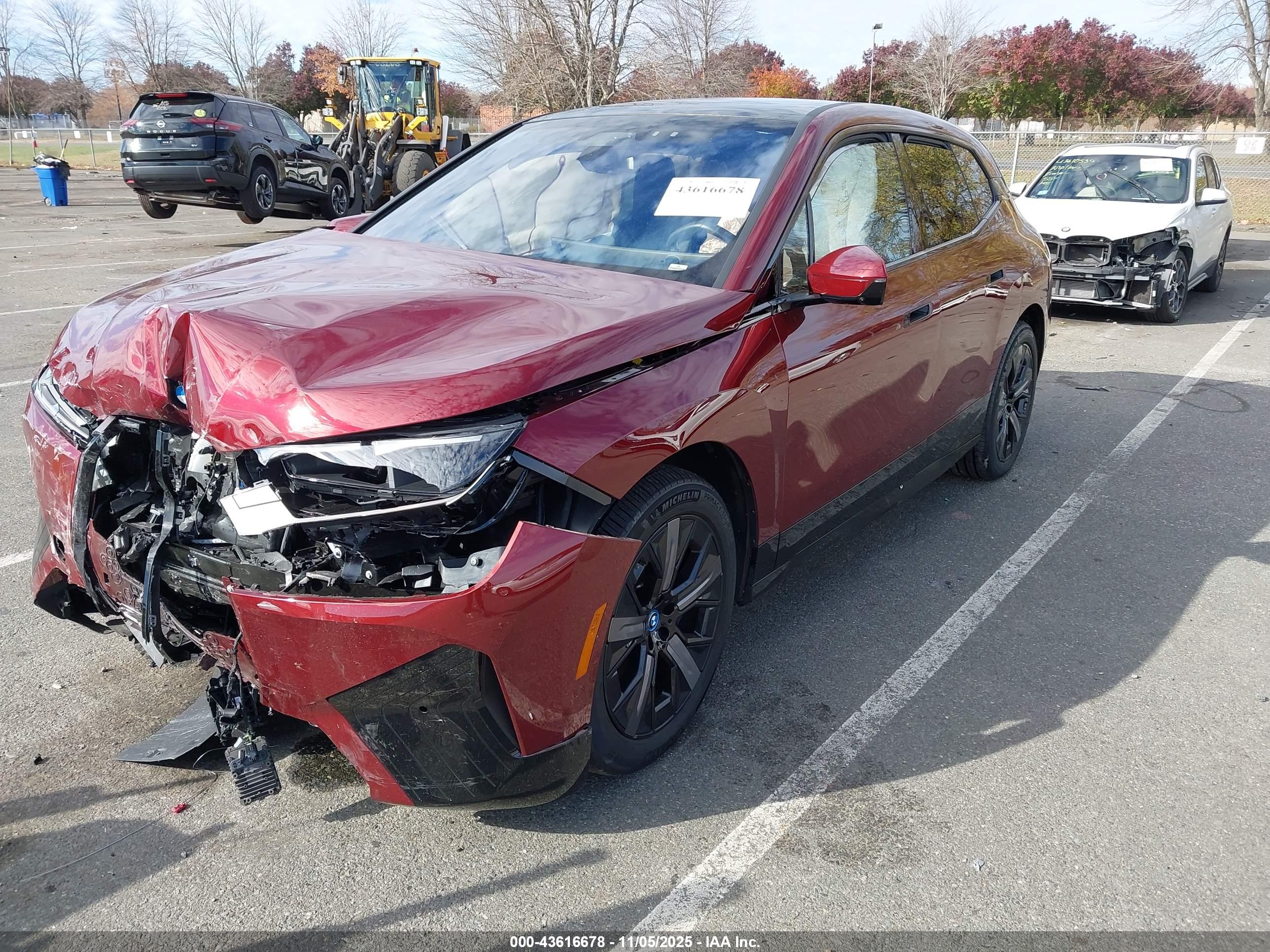 BMW IX image 2