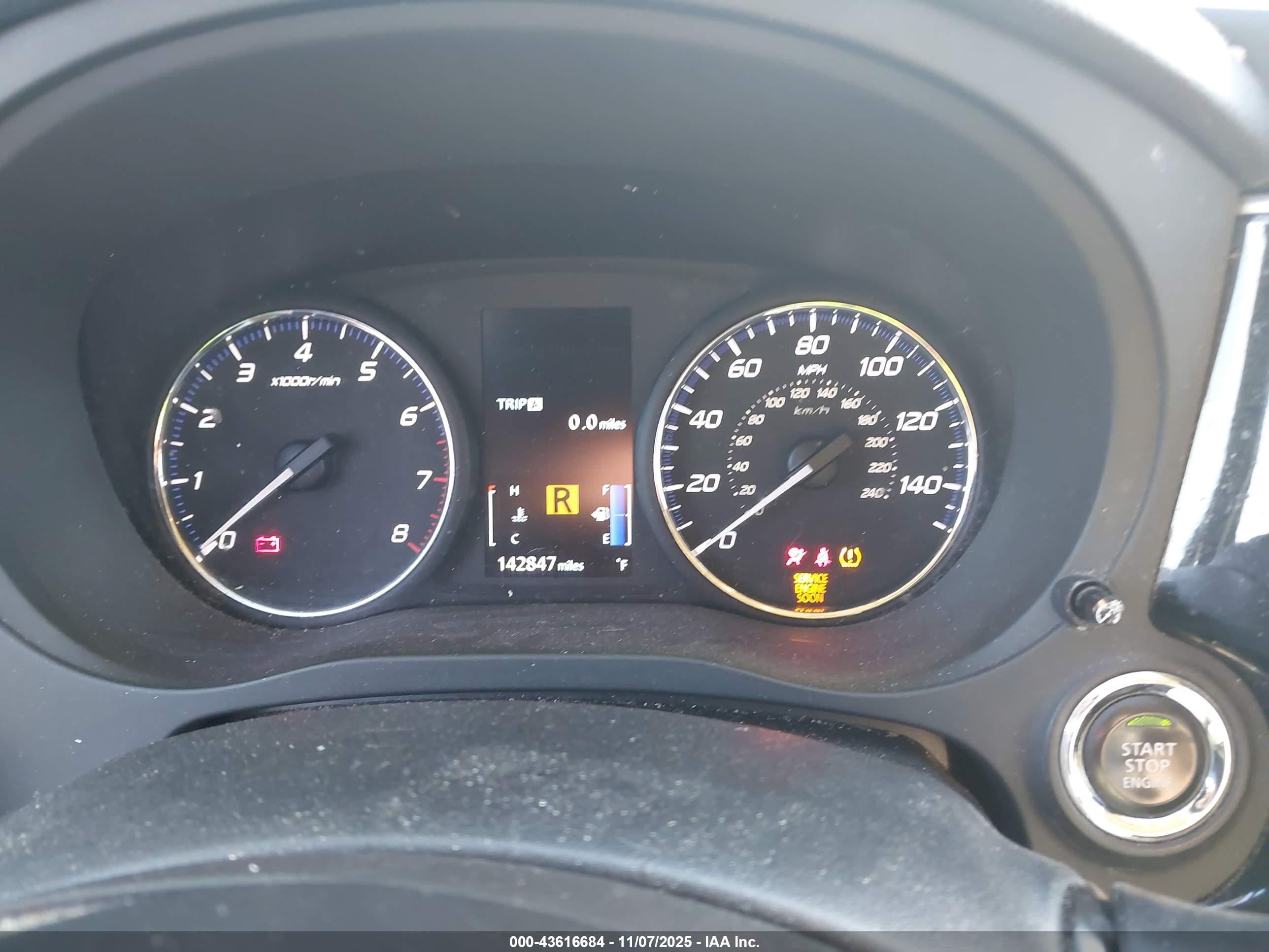 MITSUBISHI OUTLANDER image 7