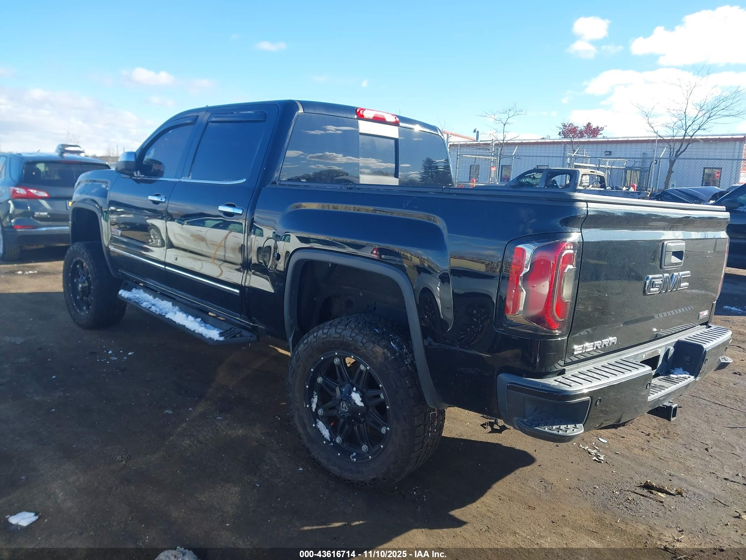 GMC SIERRA image 3
