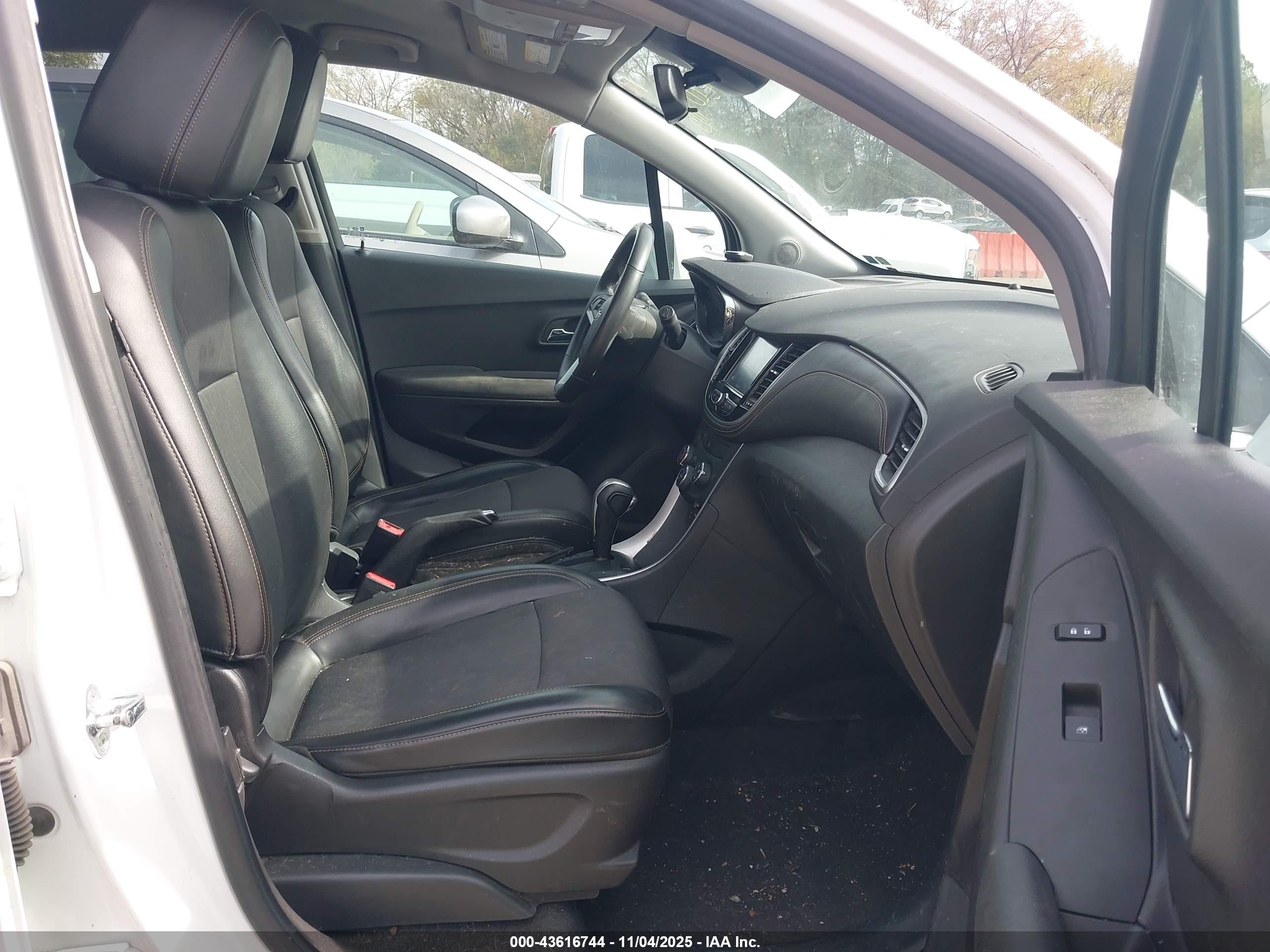 CHEVROLET TRAX image 5