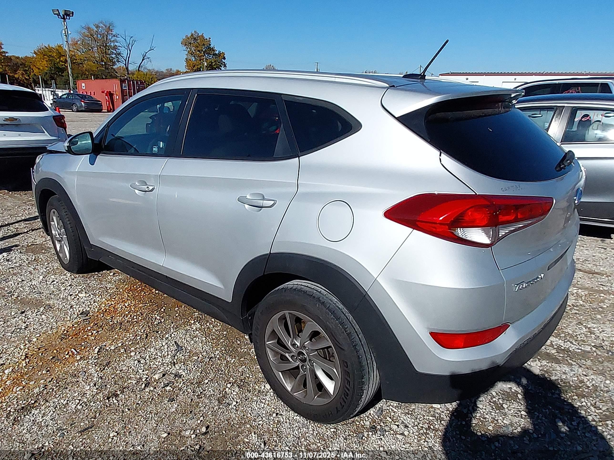 HYUNDAI TUCSON image 3