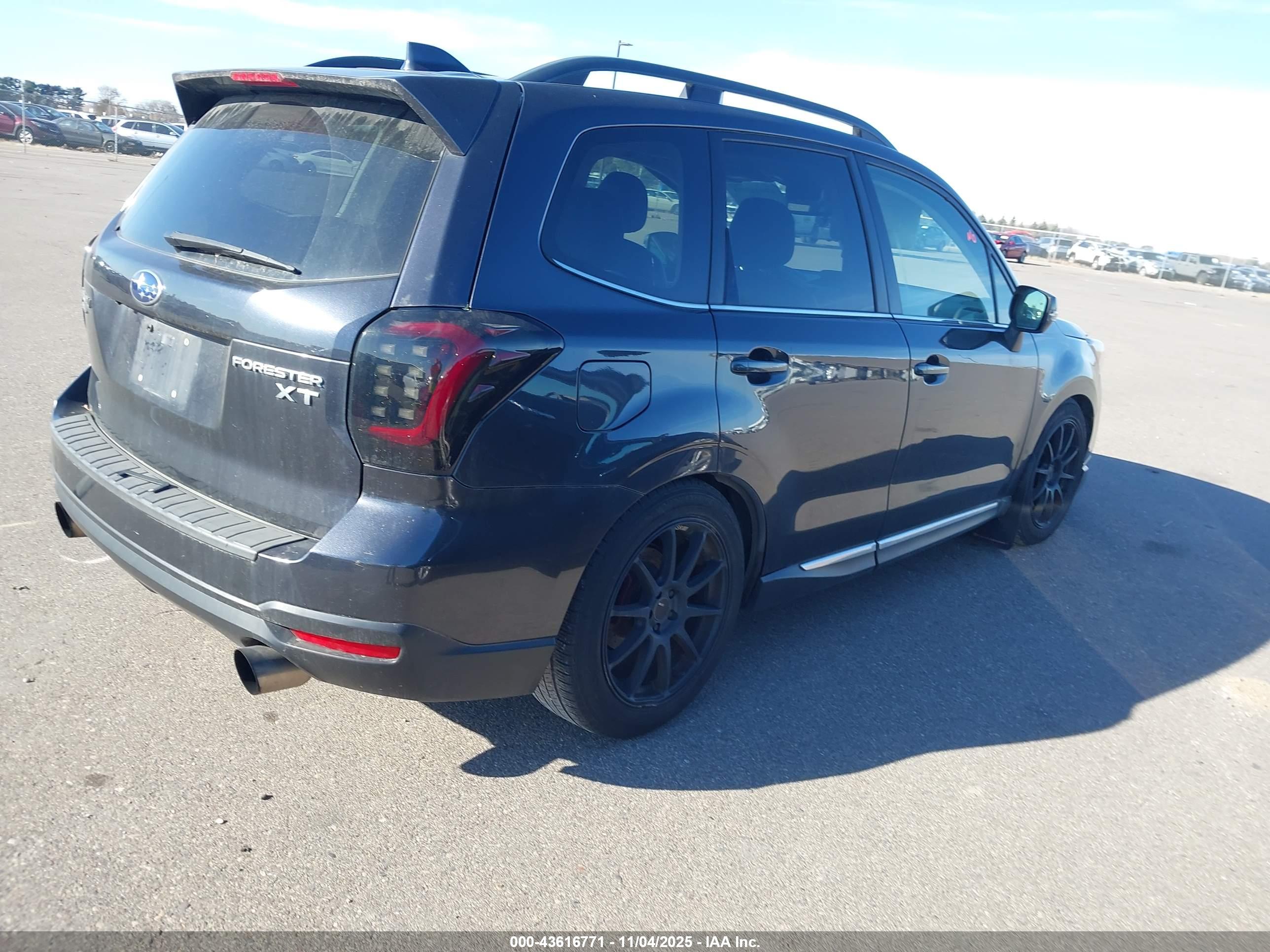 SUBARU FORESTER image 4