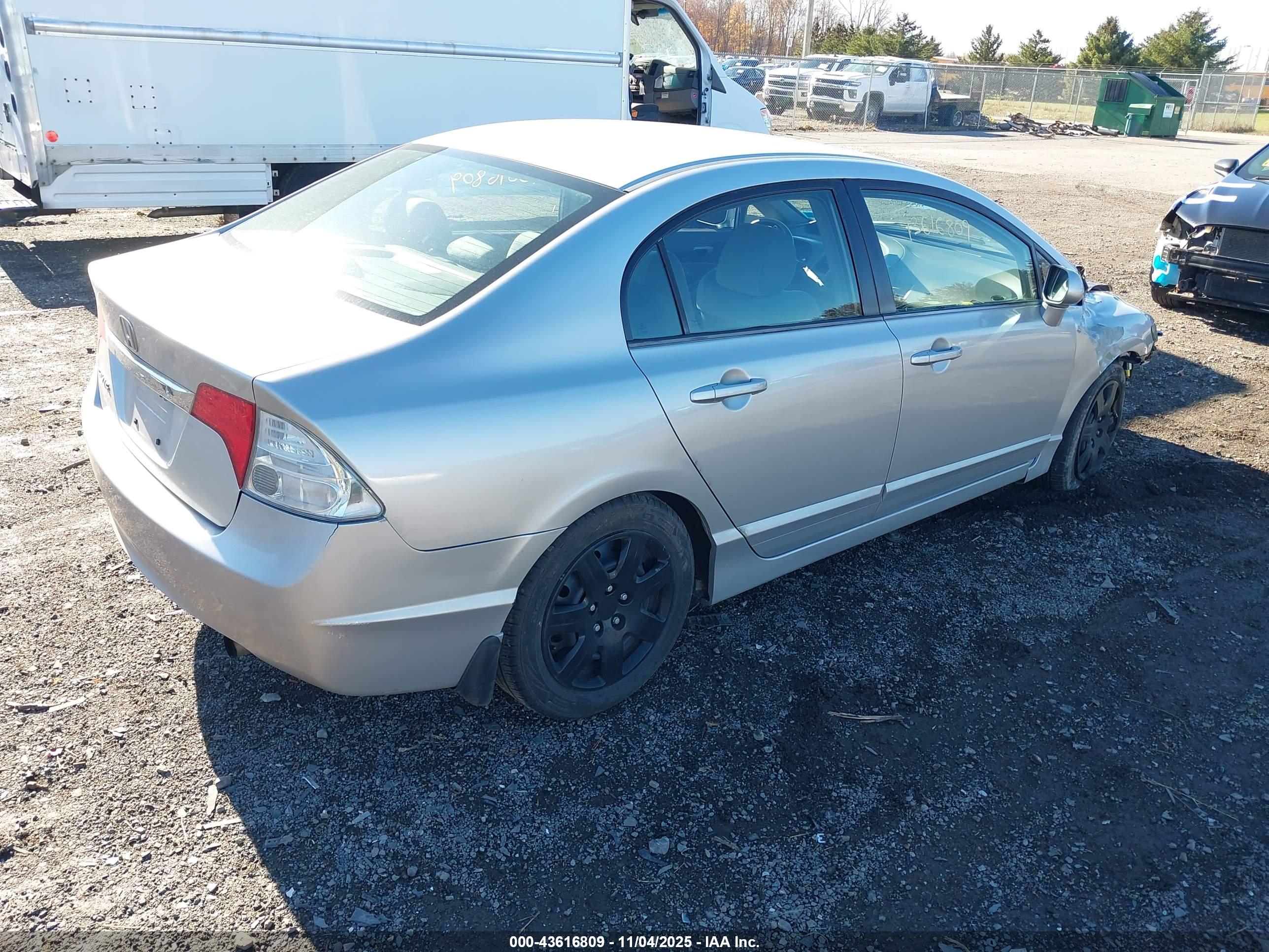 HONDA CIVIC image 4