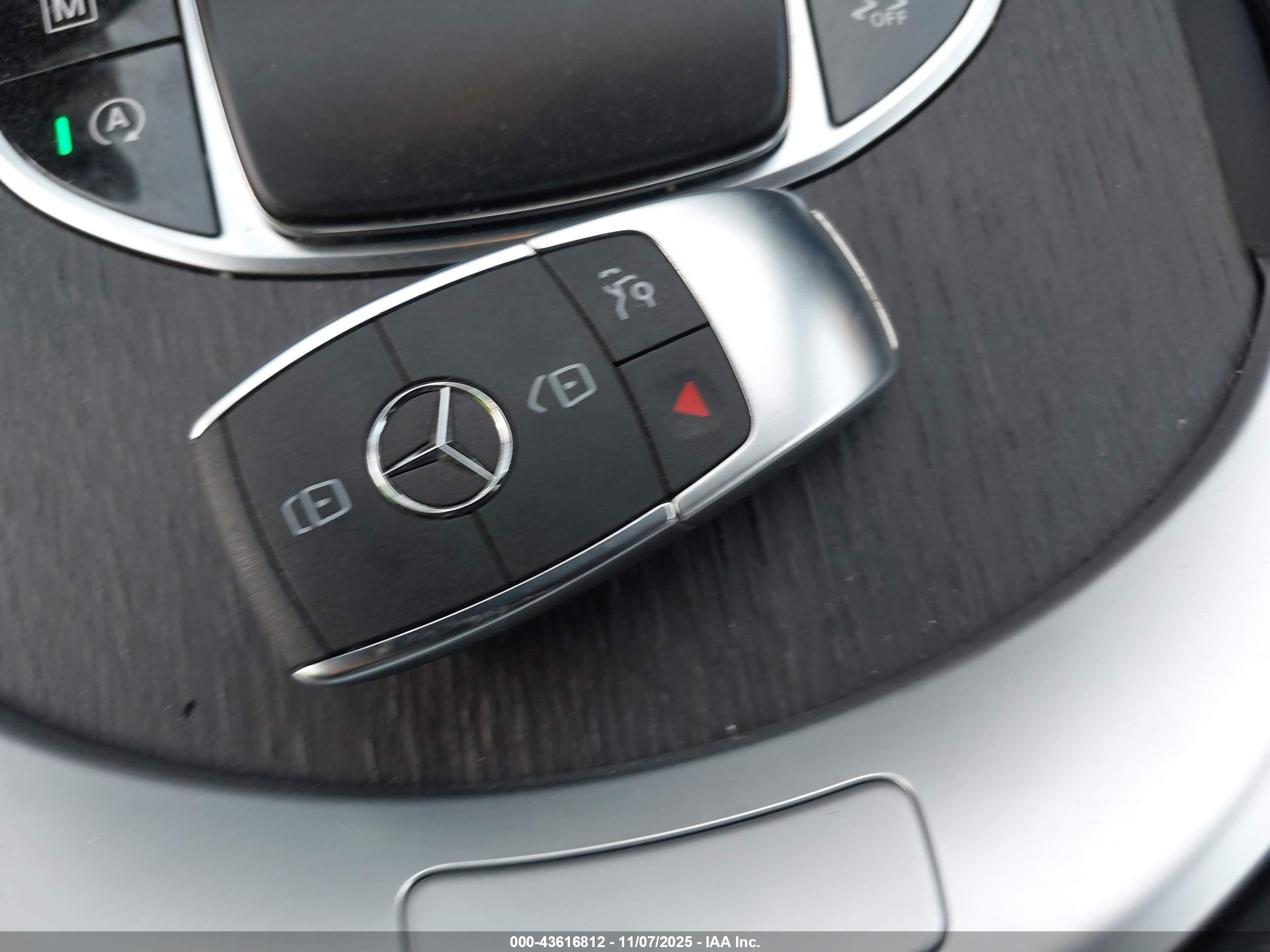 MERCEDES-BENZ GLC image 11