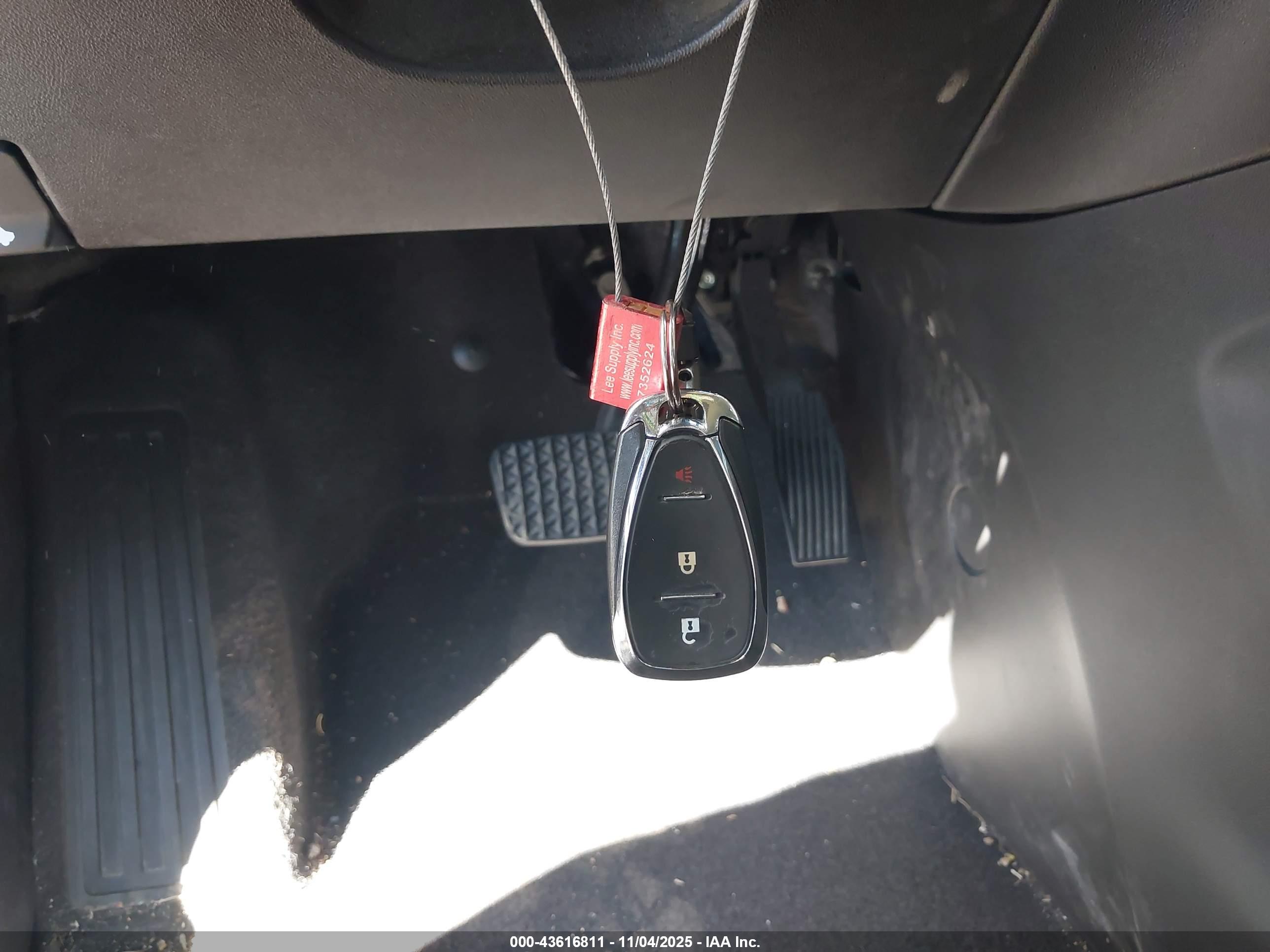 CHEVROLET EQUINOX image 11