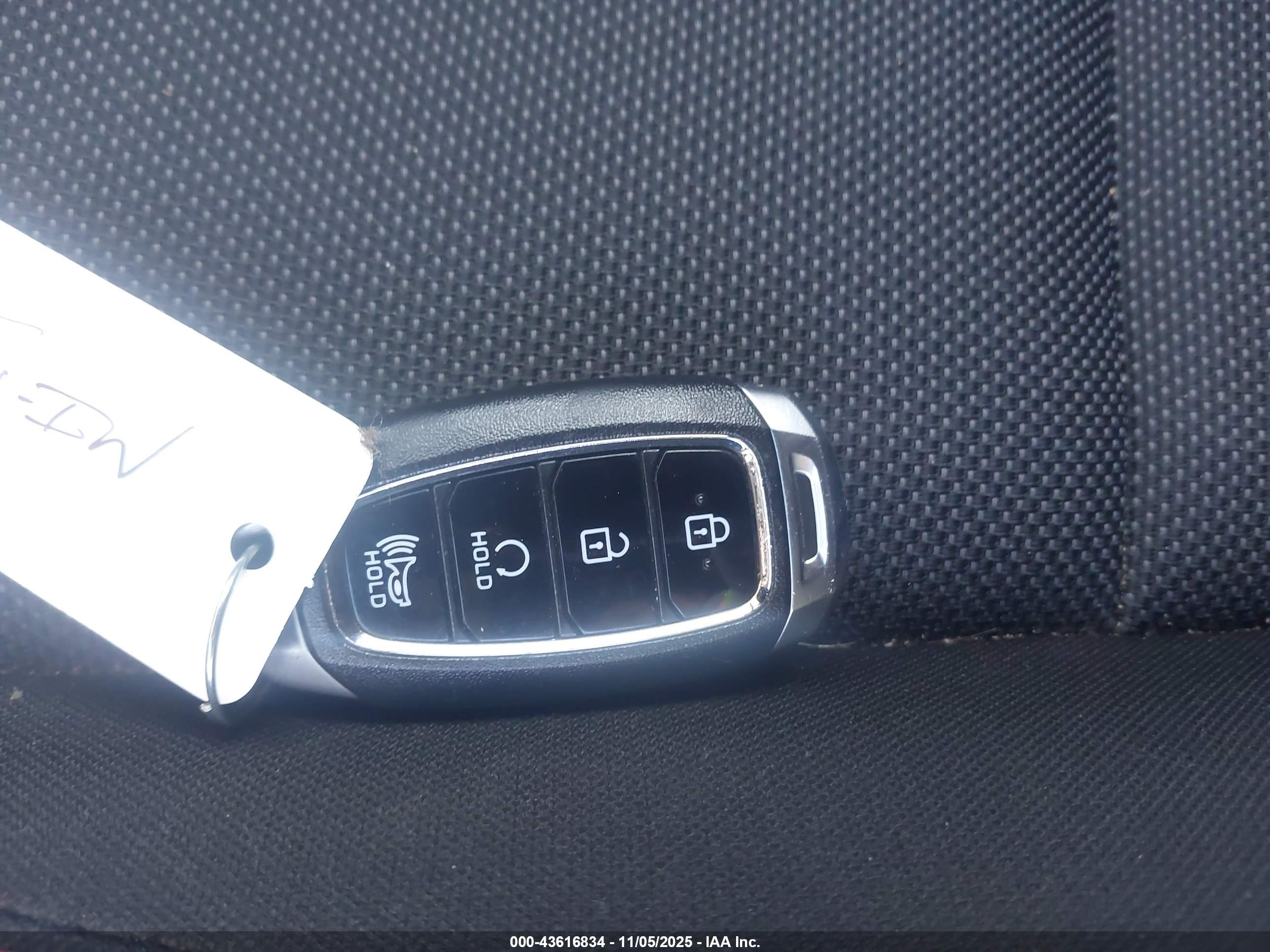 HYUNDAI KONA image 11
