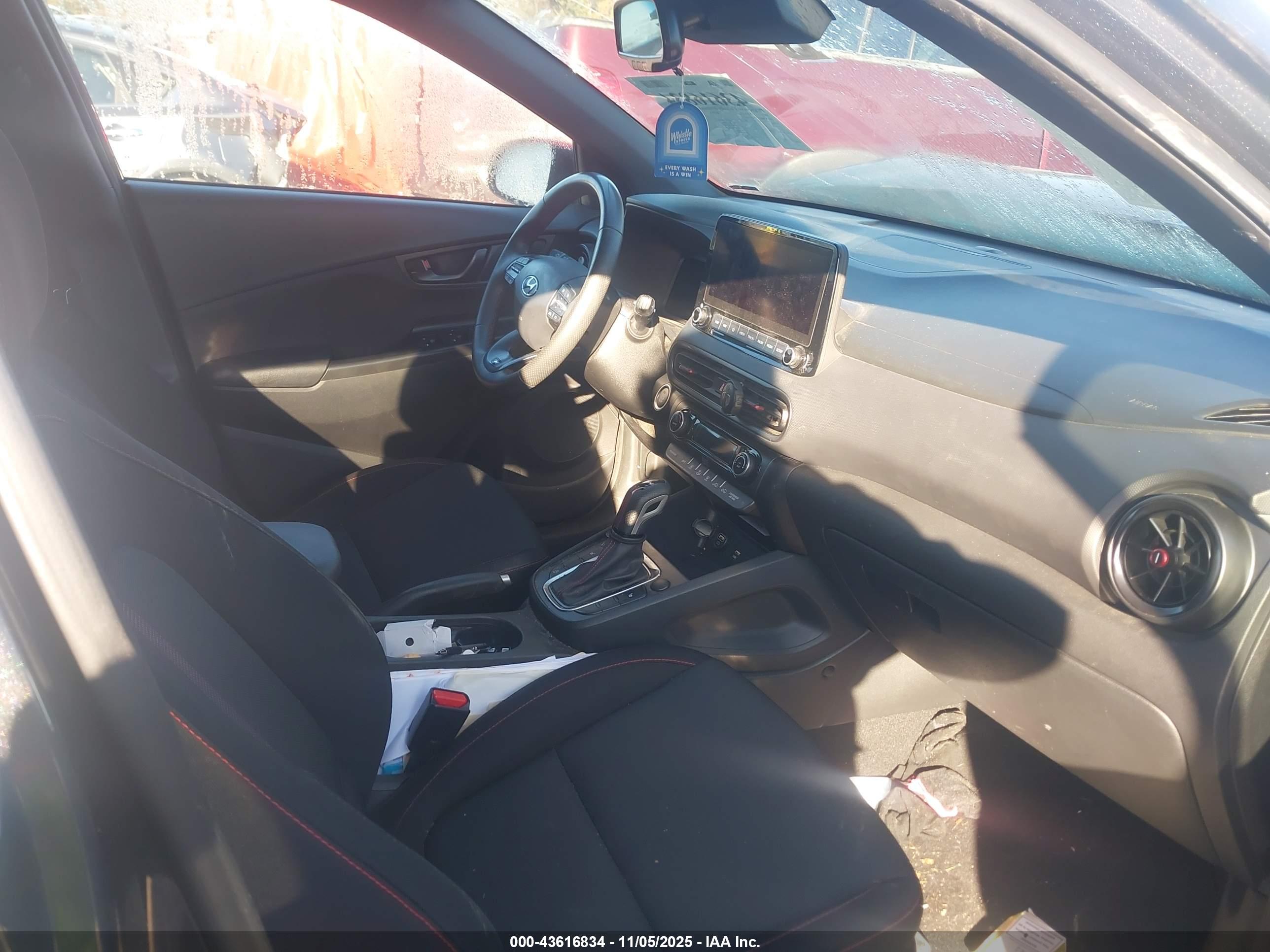 HYUNDAI KONA image 5