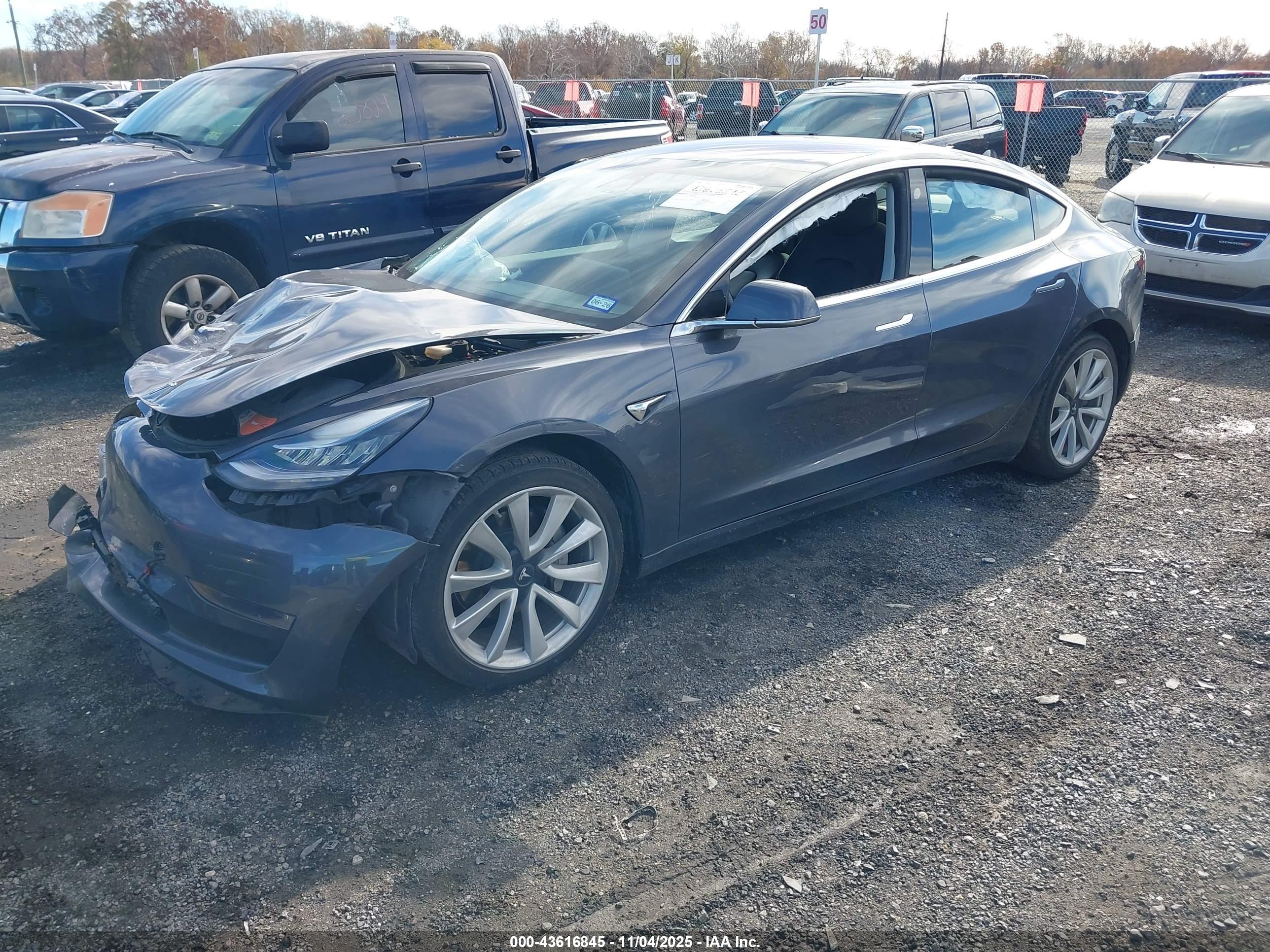 TESLA MODEL image 2
