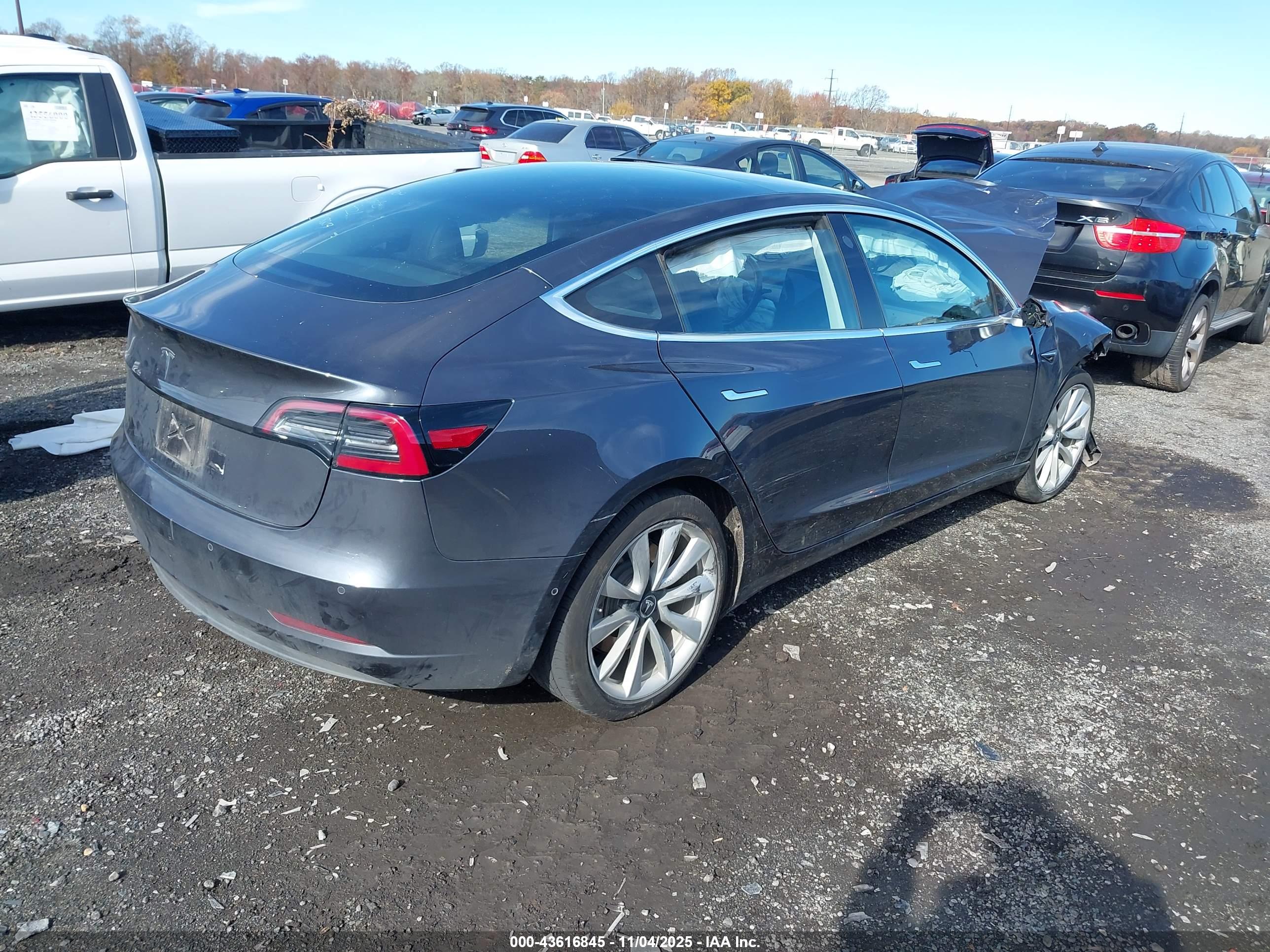 TESLA MODEL image 4