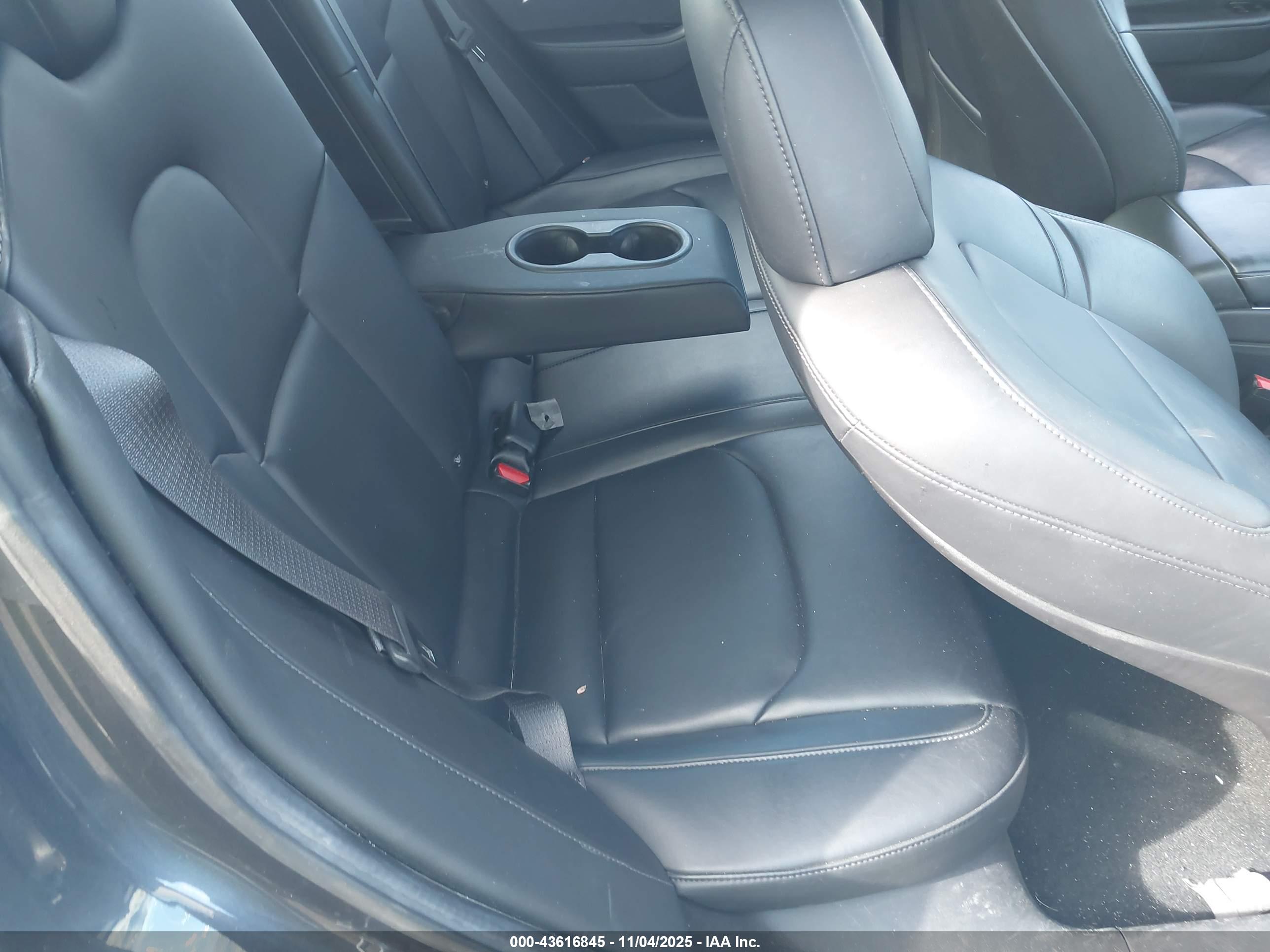 TESLA MODEL image 8