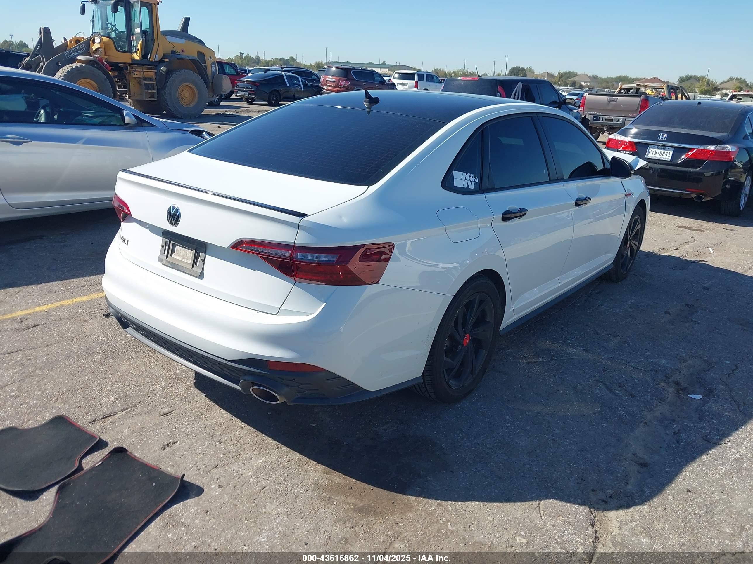 VOLKSWAGEN JETTA image 4