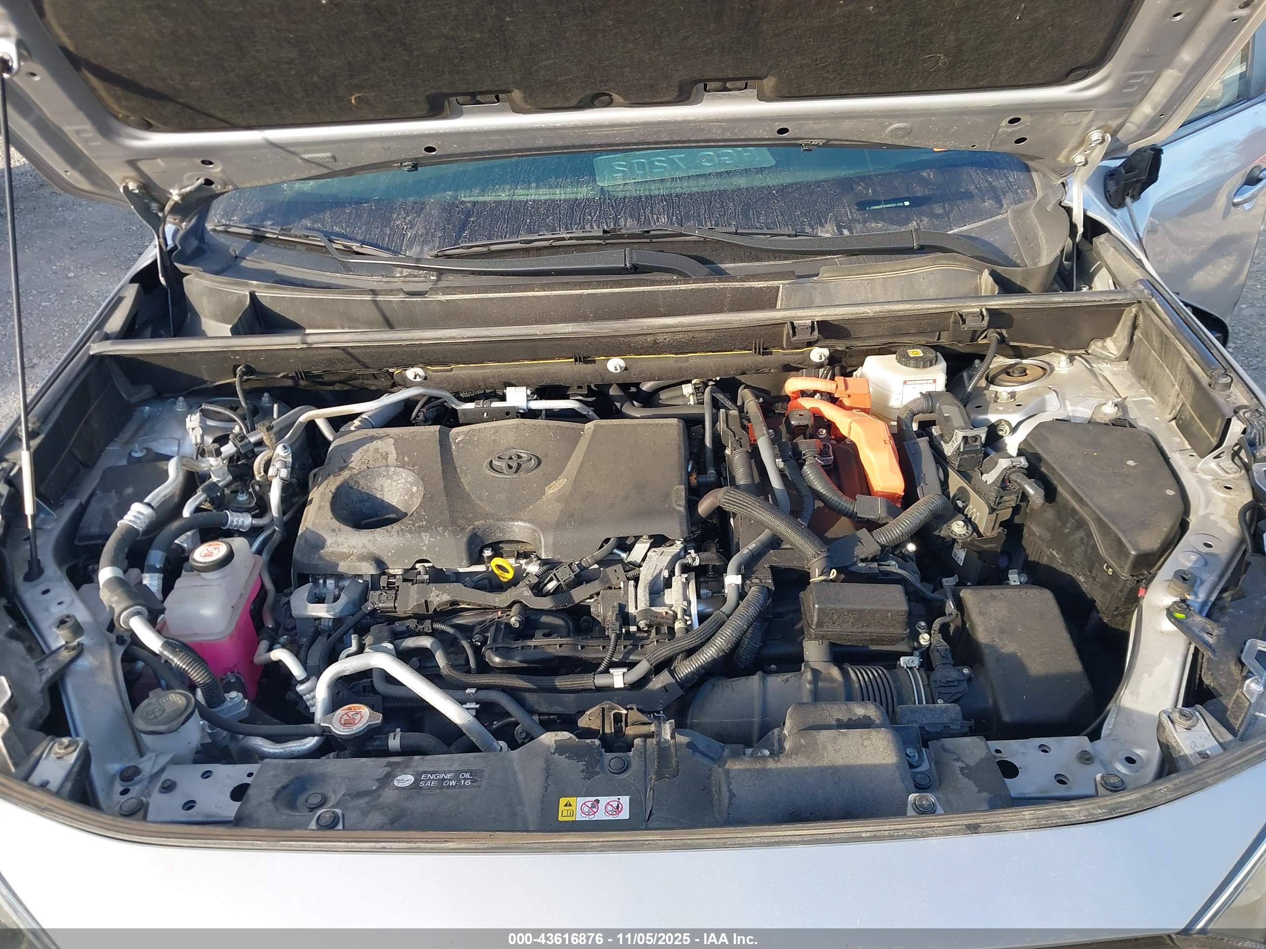 TOYOTA RAV4 image 10
