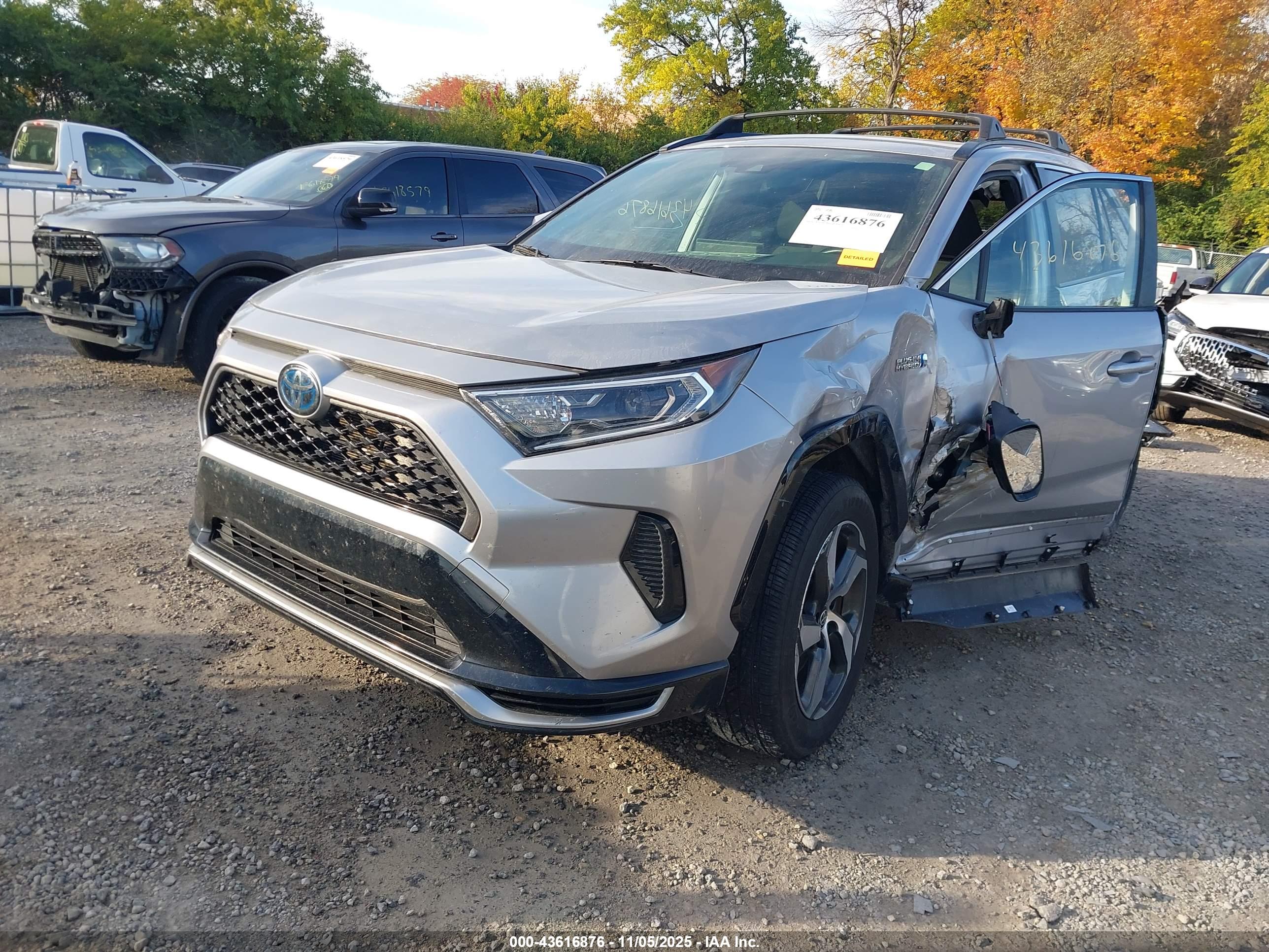 TOYOTA RAV4 image 2