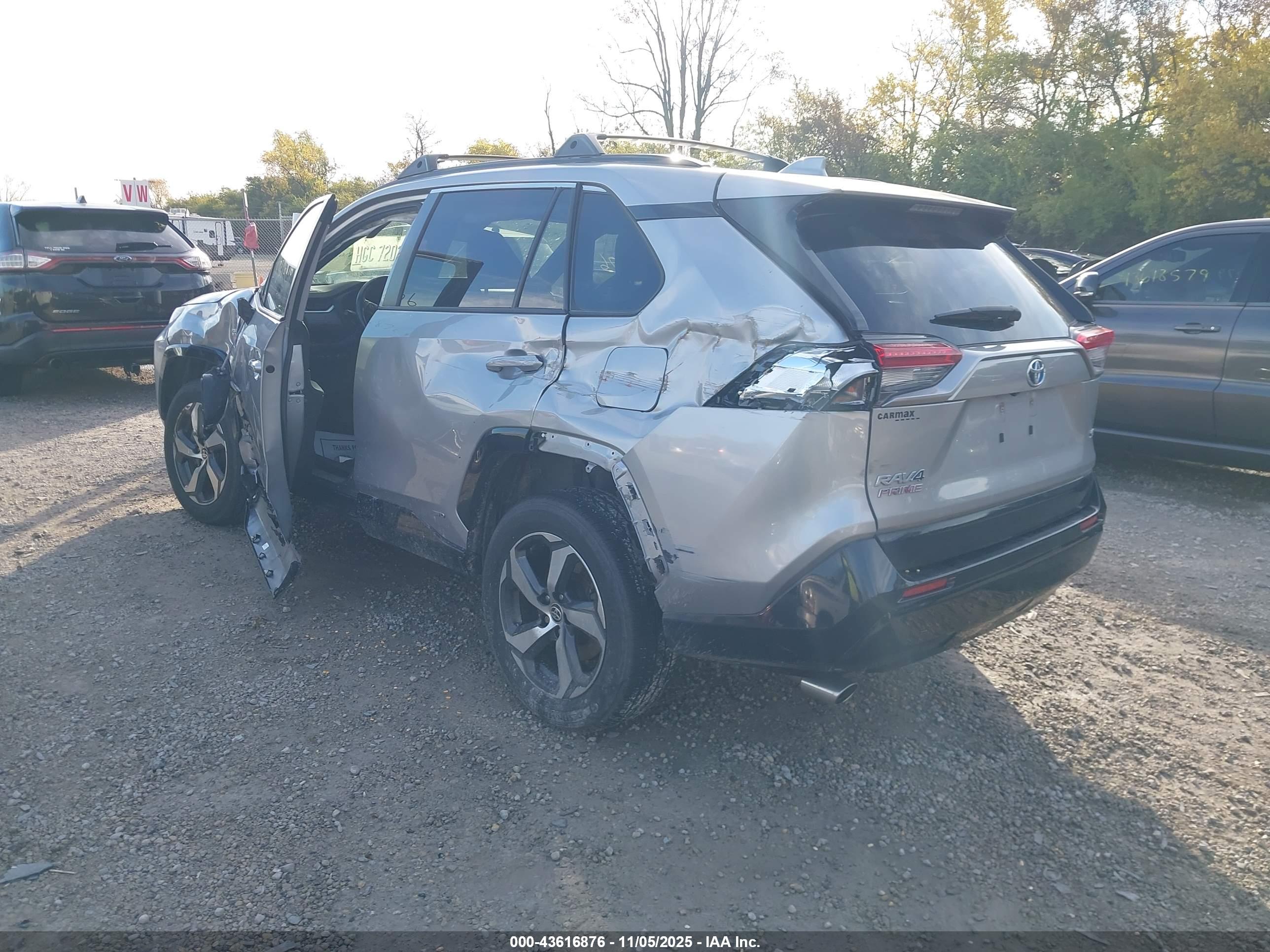 TOYOTA RAV4 image 3