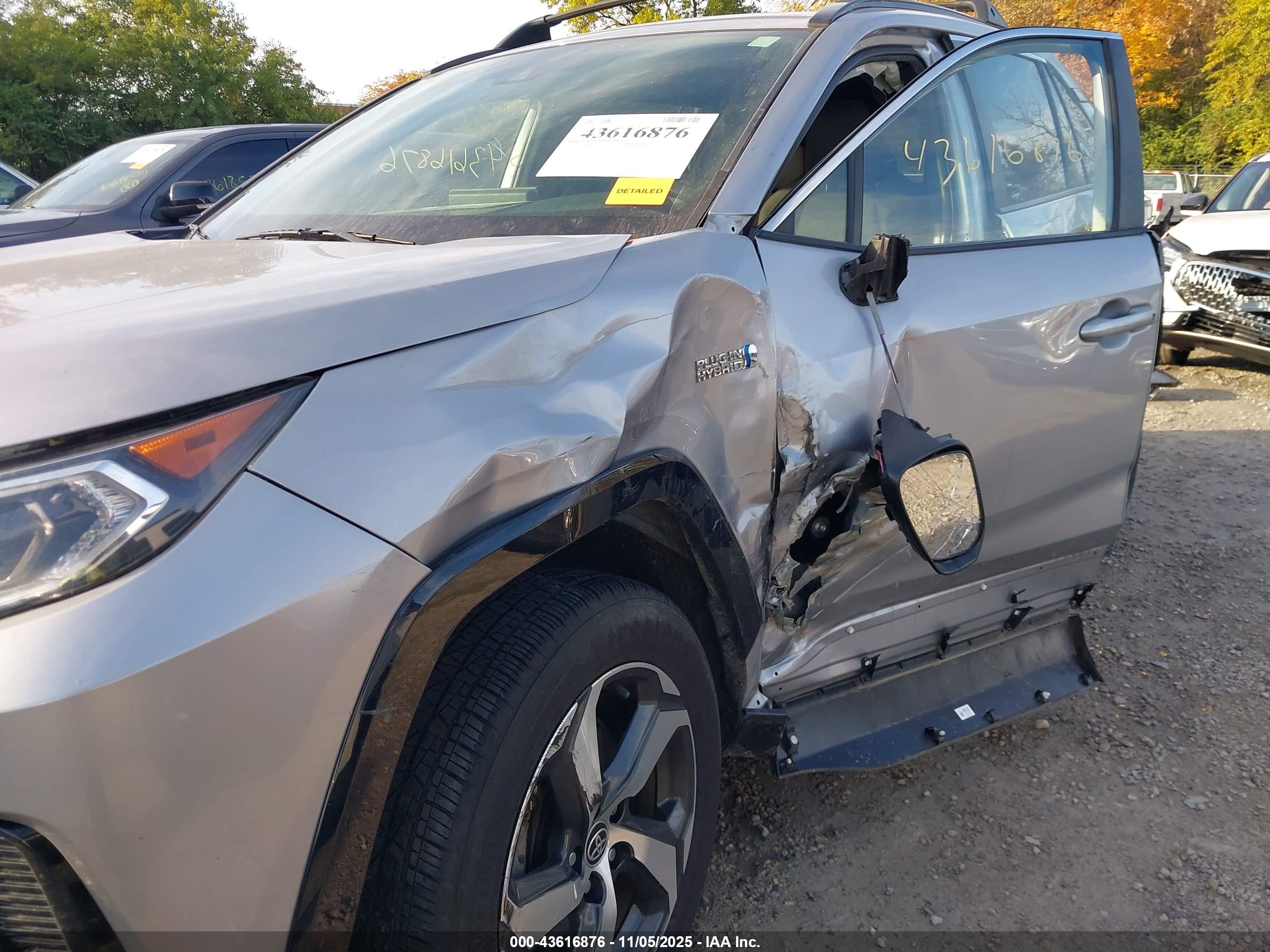 TOYOTA RAV4 image 6