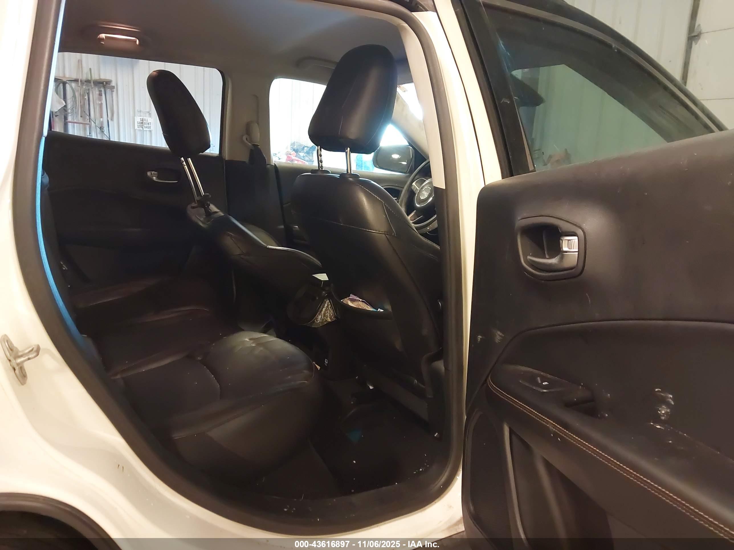 JEEP COMPASS image 8