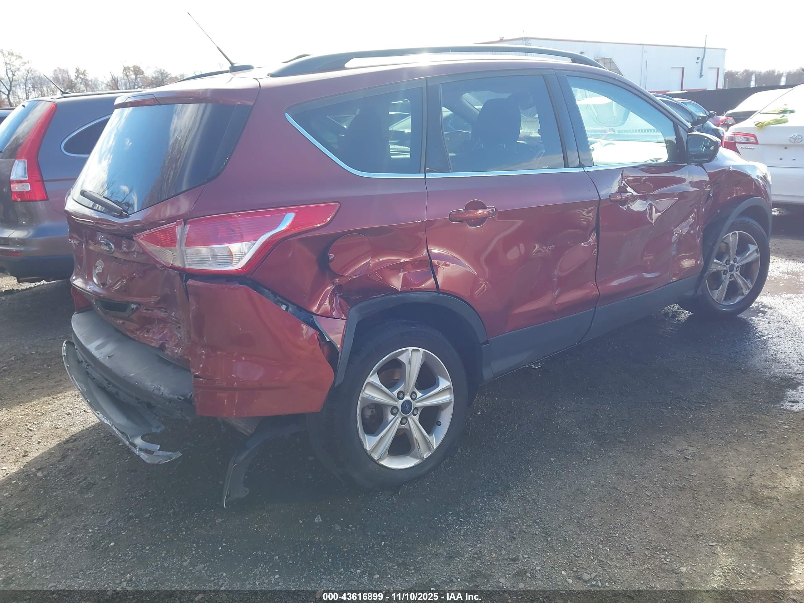 FORD ESCAPE image 4
