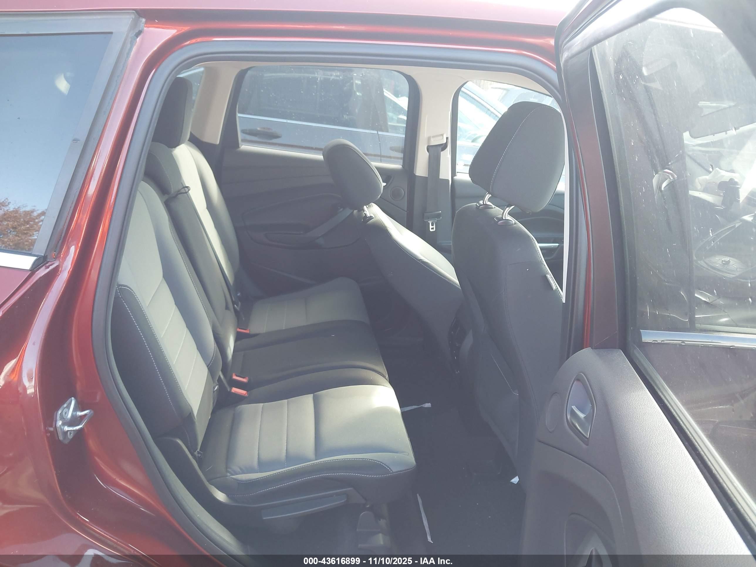 FORD ESCAPE image 8