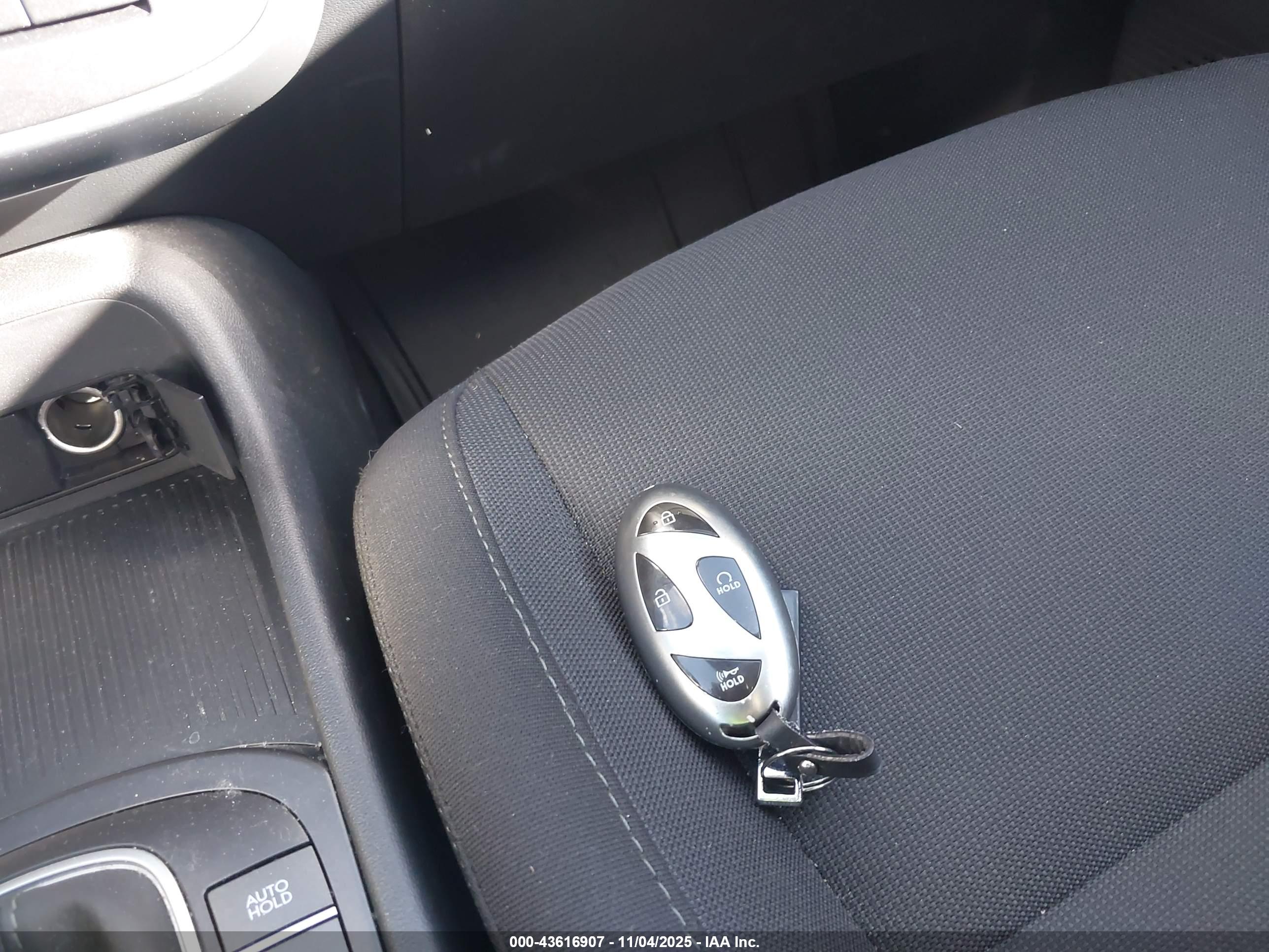 HYUNDAI KONA image 11