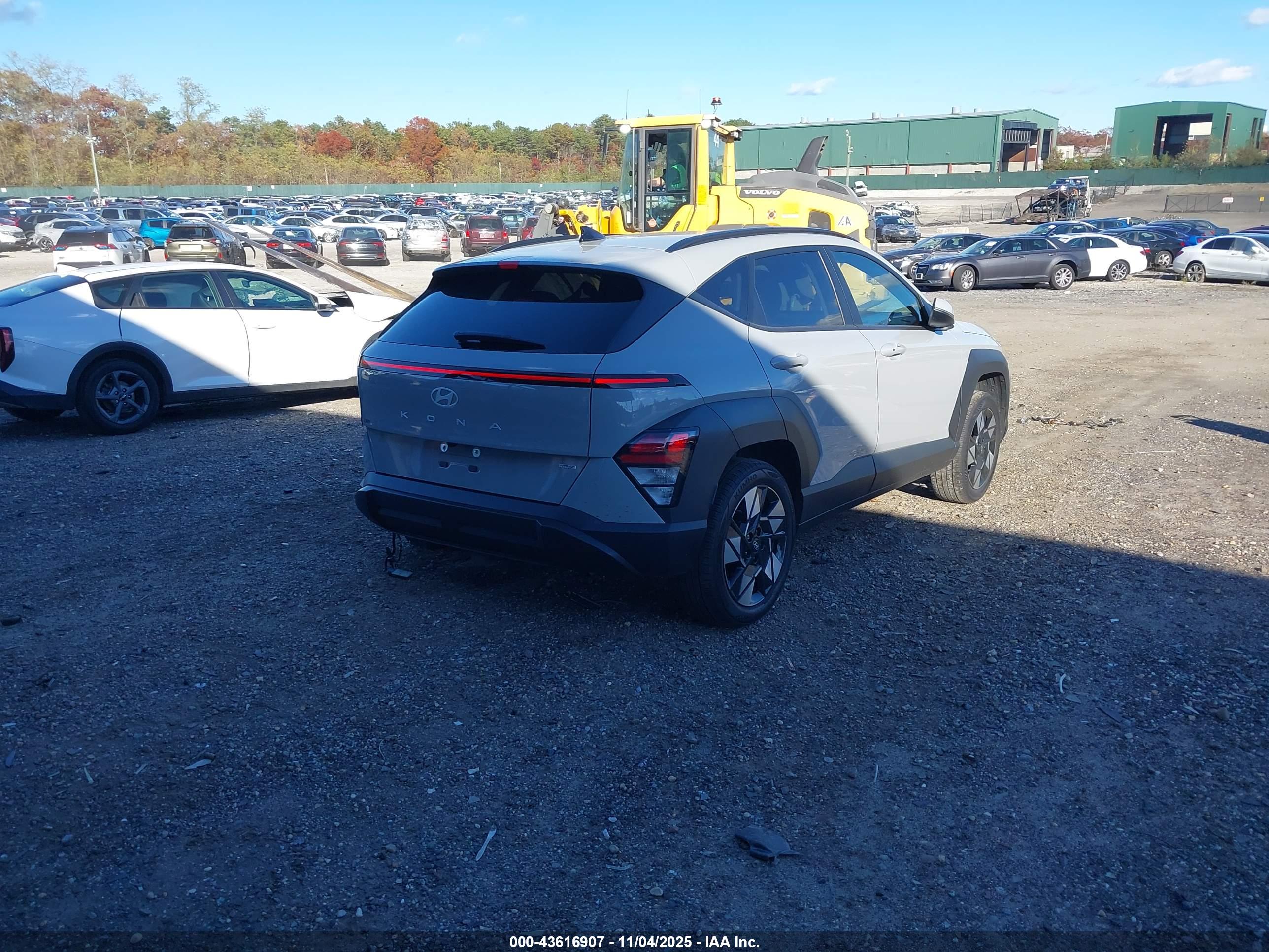 HYUNDAI KONA image 4