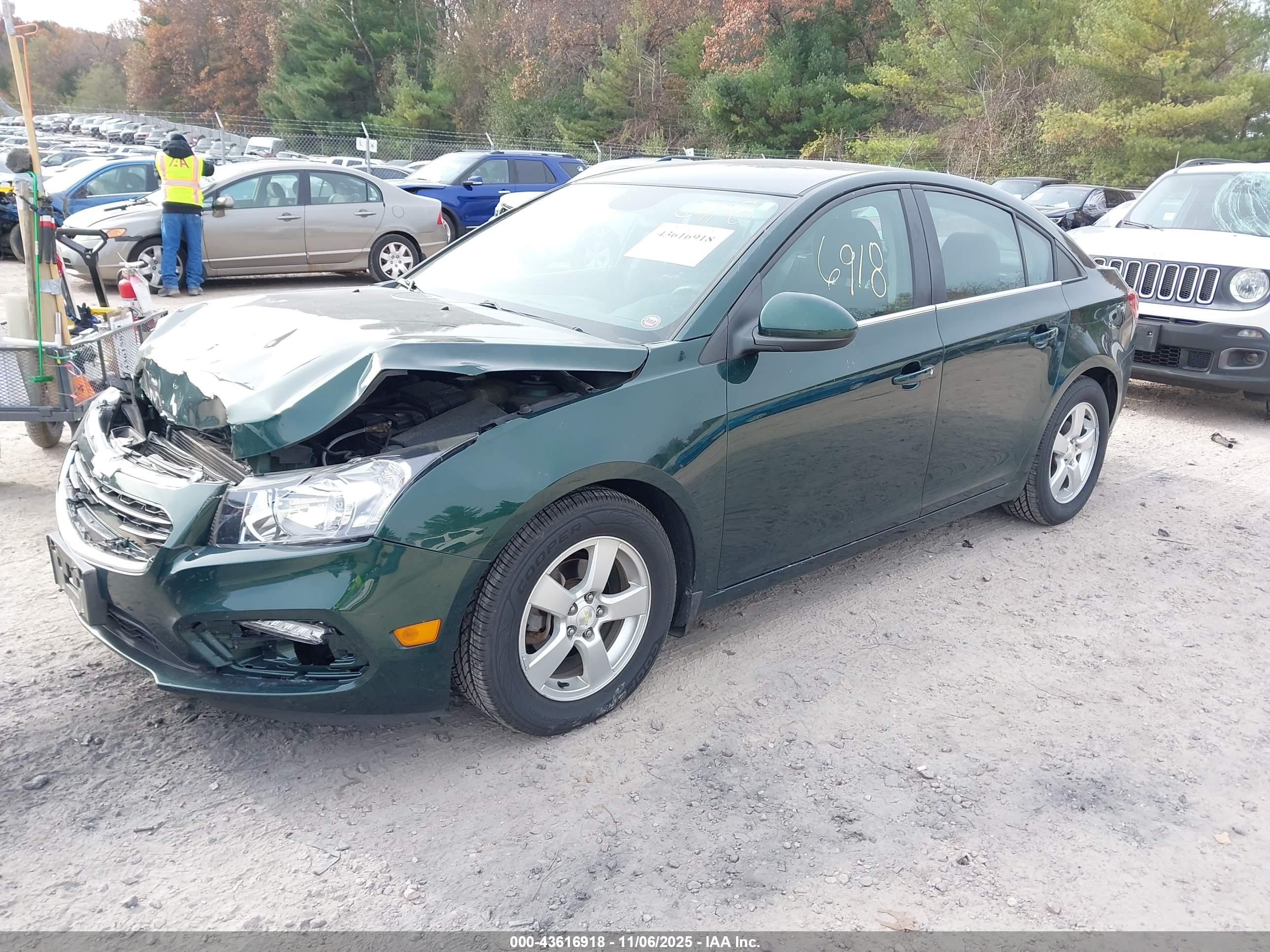 CHEVROLET CRUZE image 2