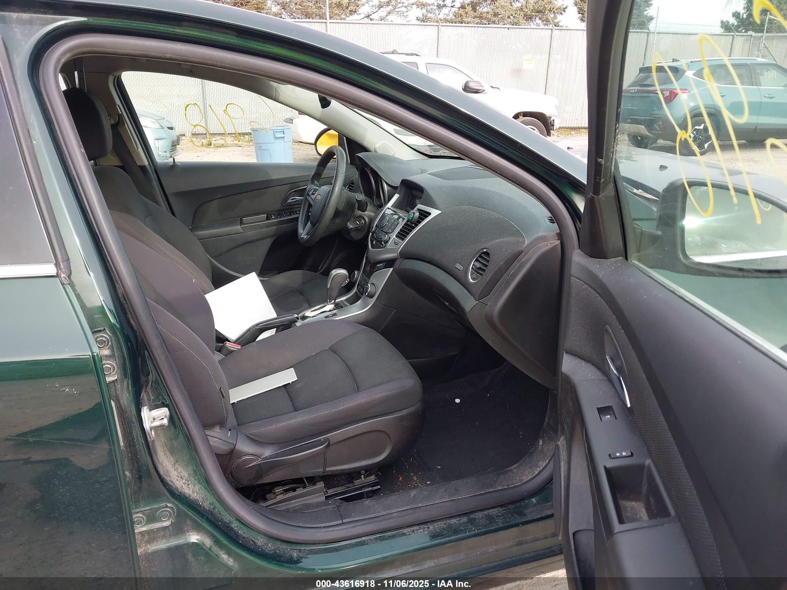 CHEVROLET CRUZE image 5