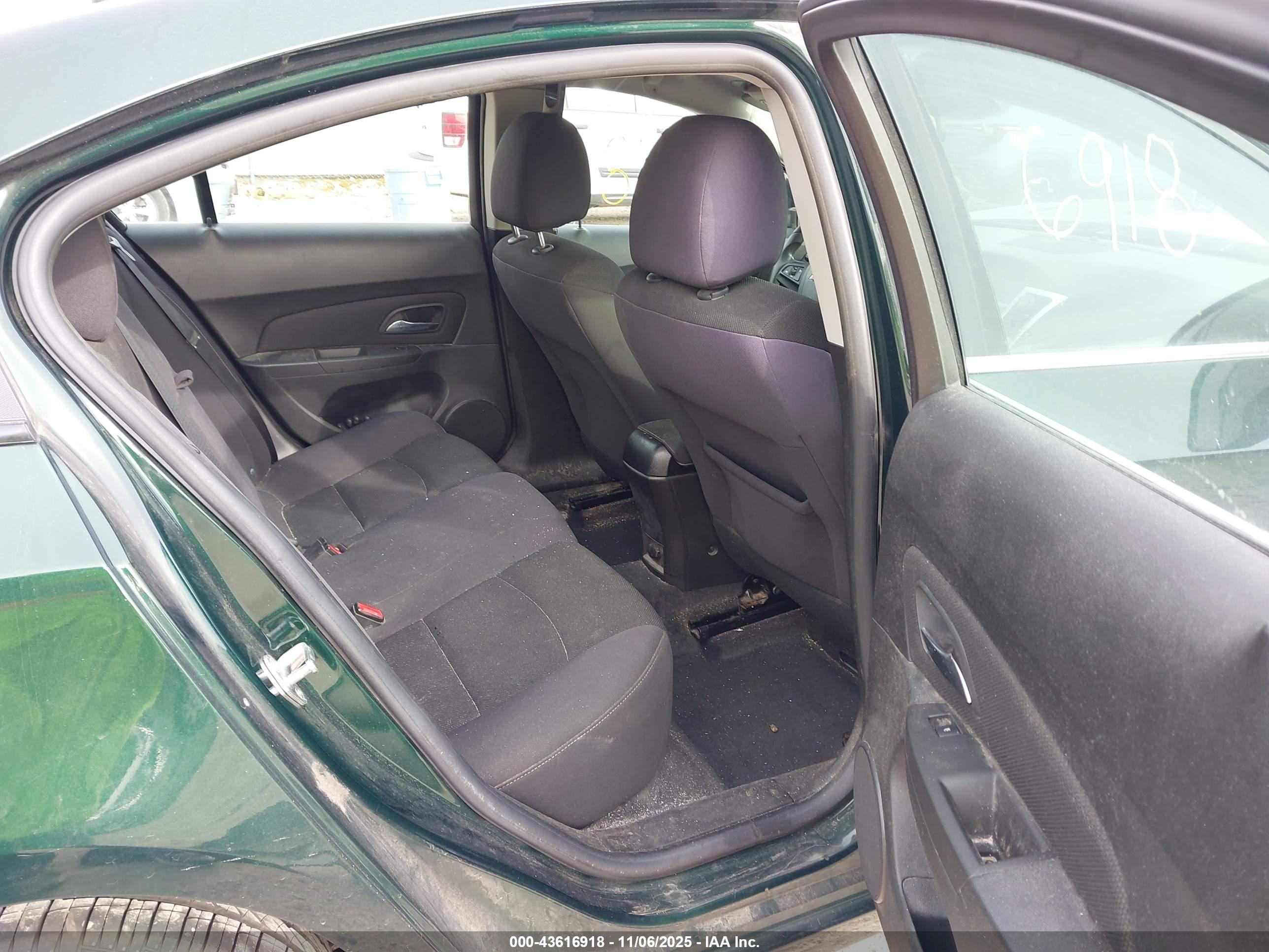 CHEVROLET CRUZE image 8