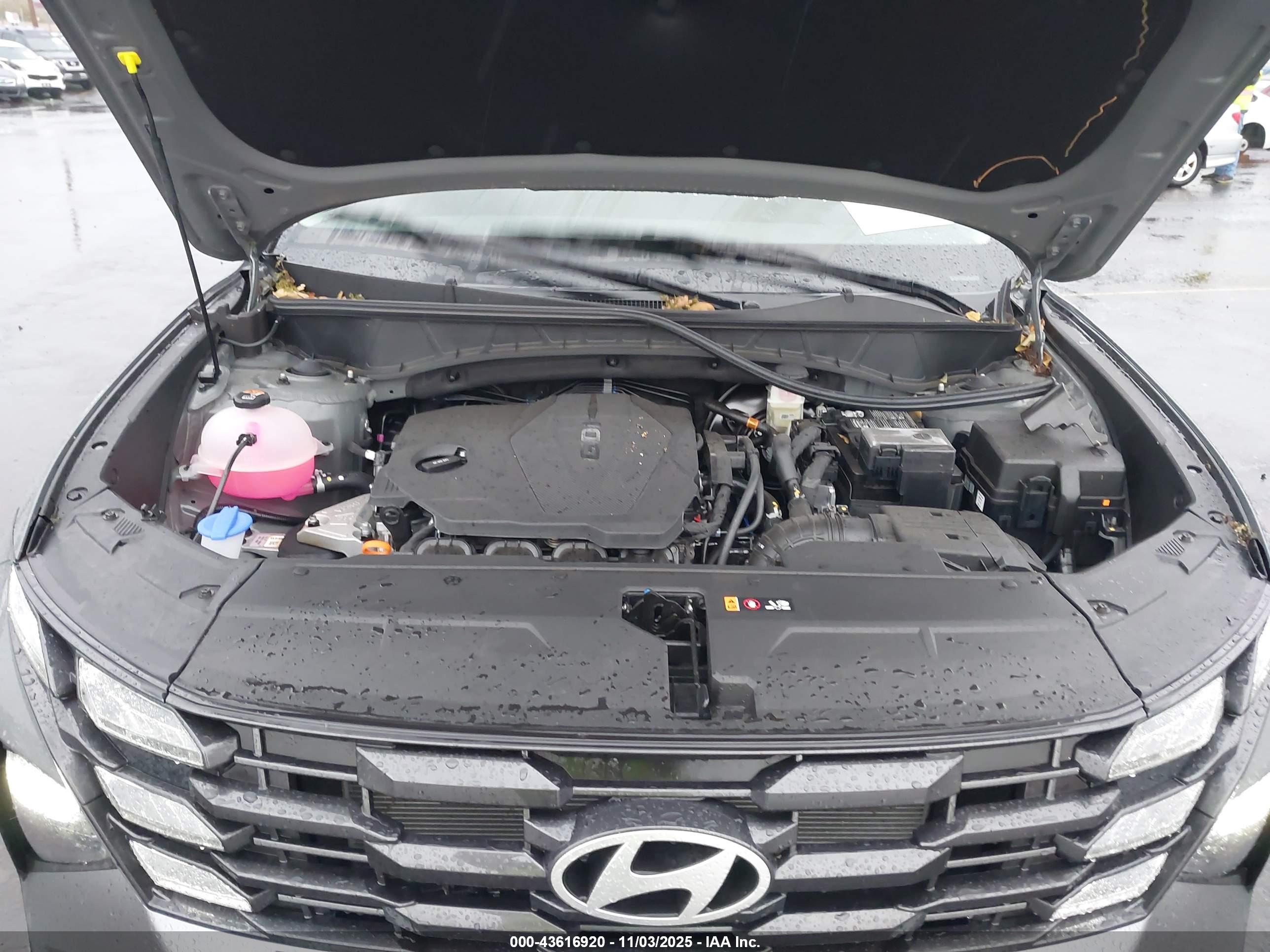 HYUNDAI TUCSON image 10
