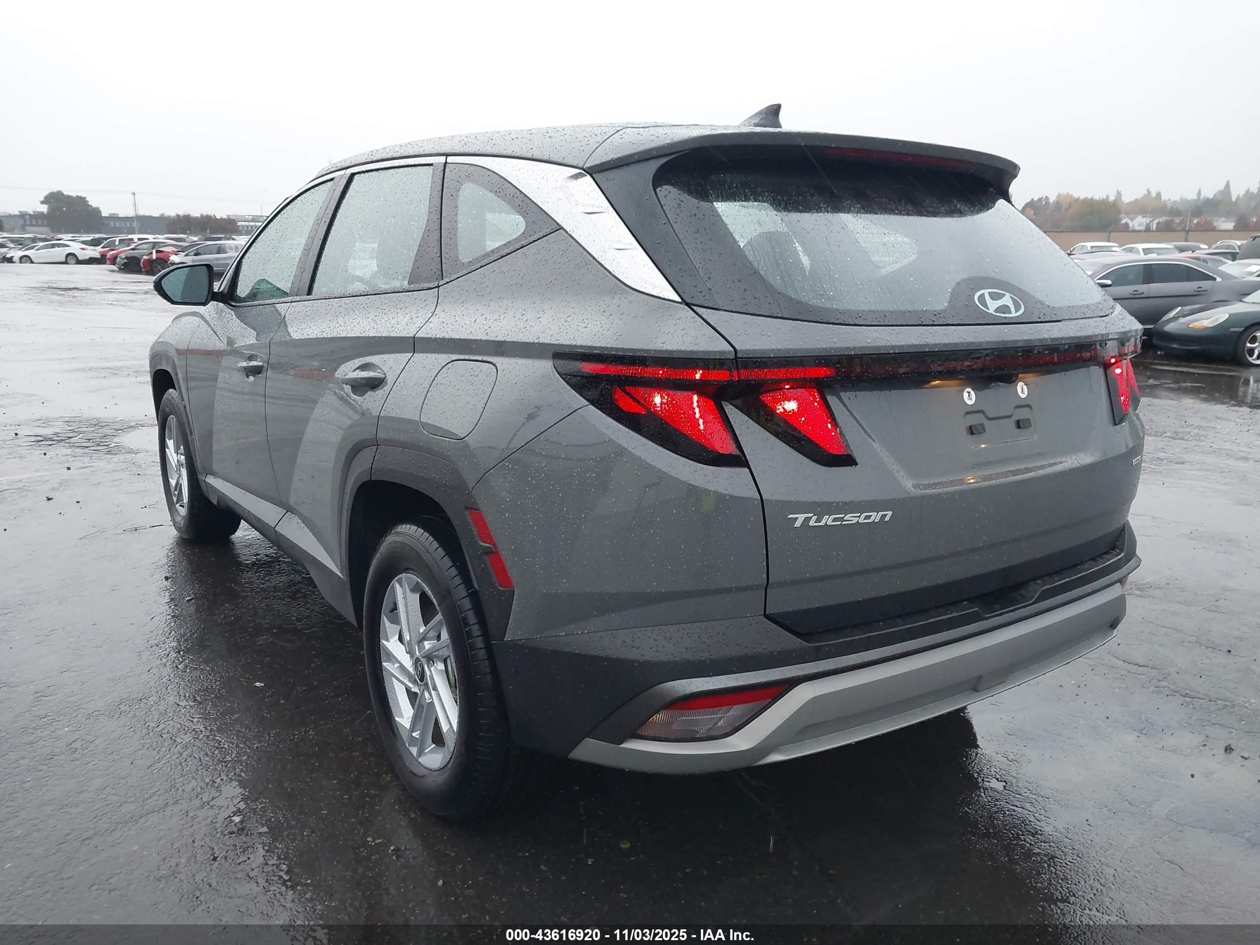 HYUNDAI TUCSON image 3