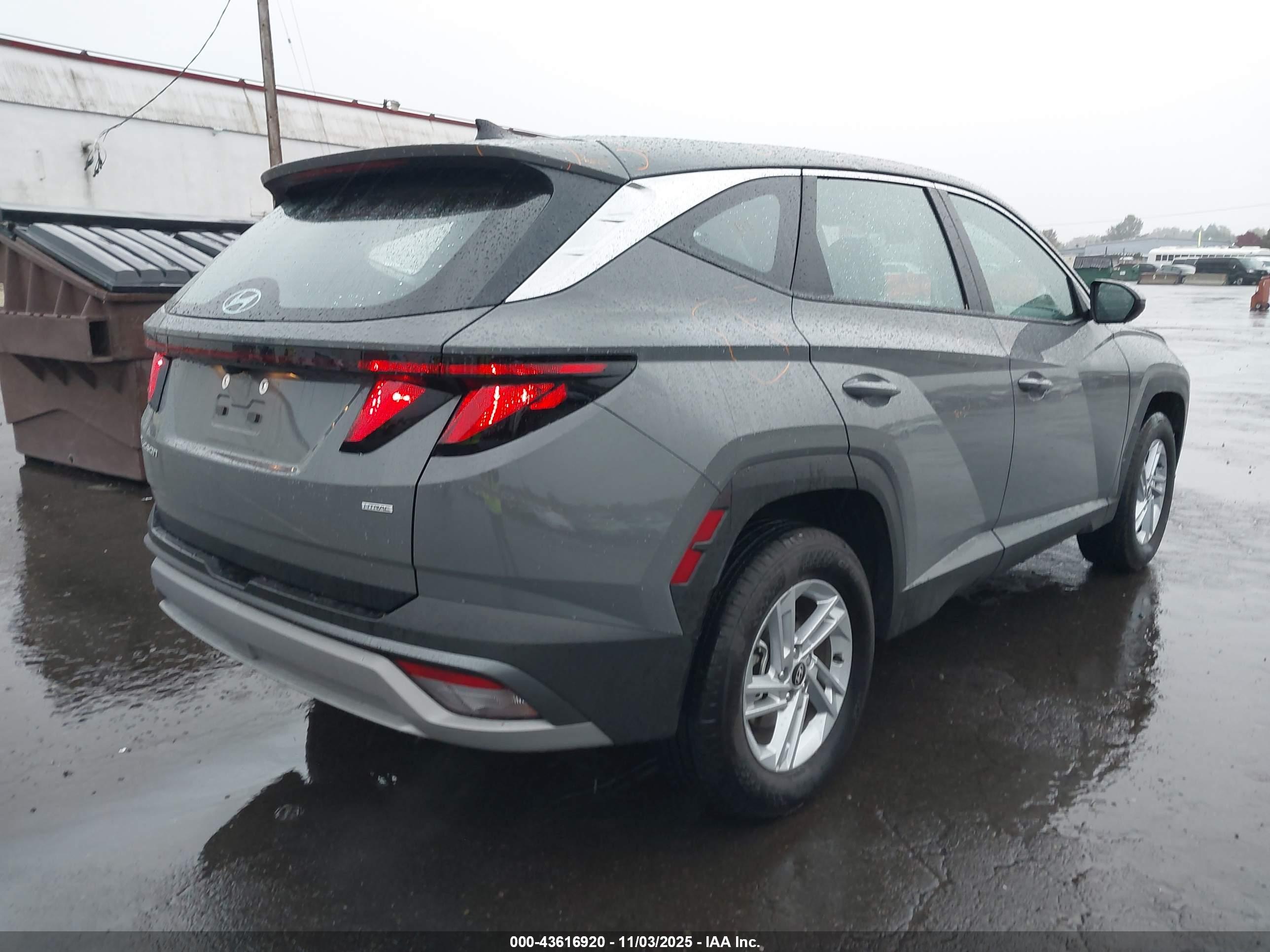 HYUNDAI TUCSON image 4