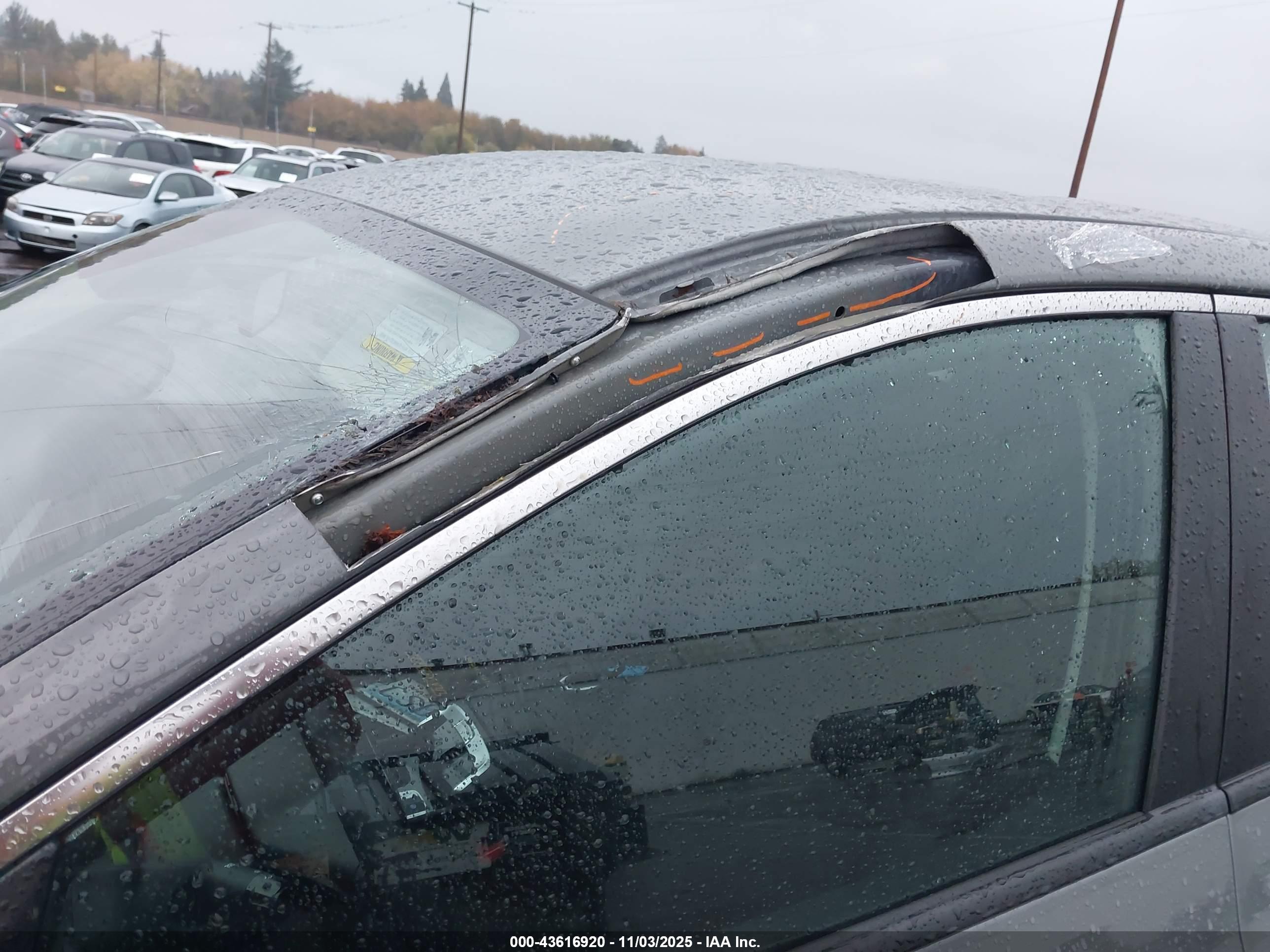 HYUNDAI TUCSON image 6