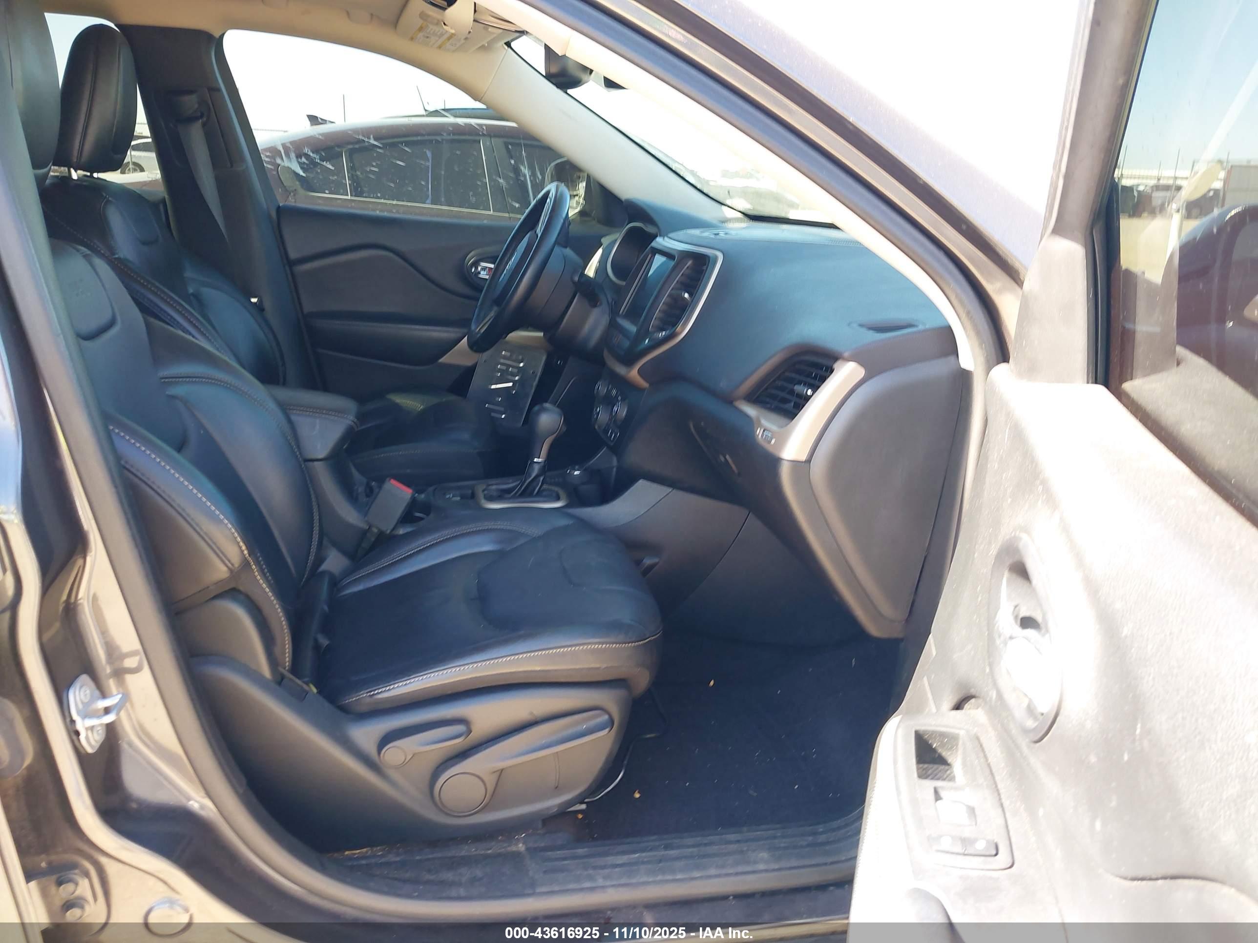 JEEP CHEROKEE image 5