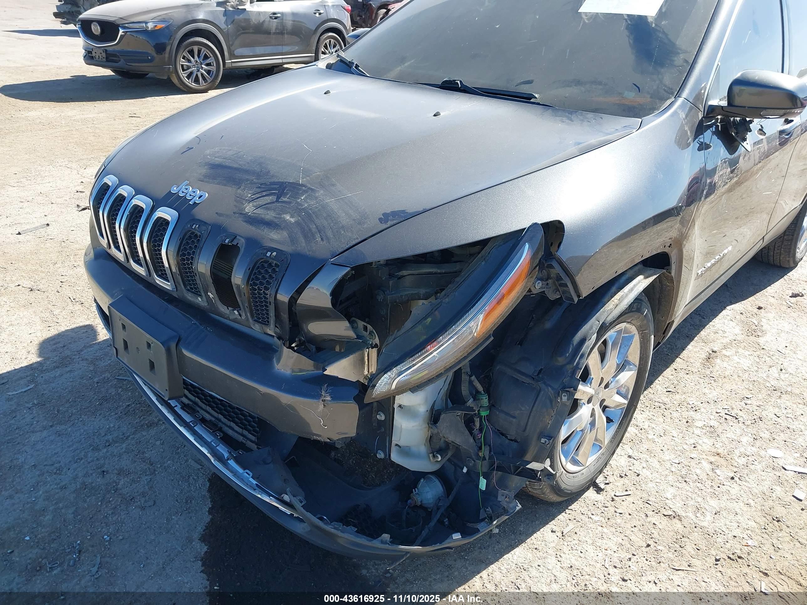 JEEP CHEROKEE image 6