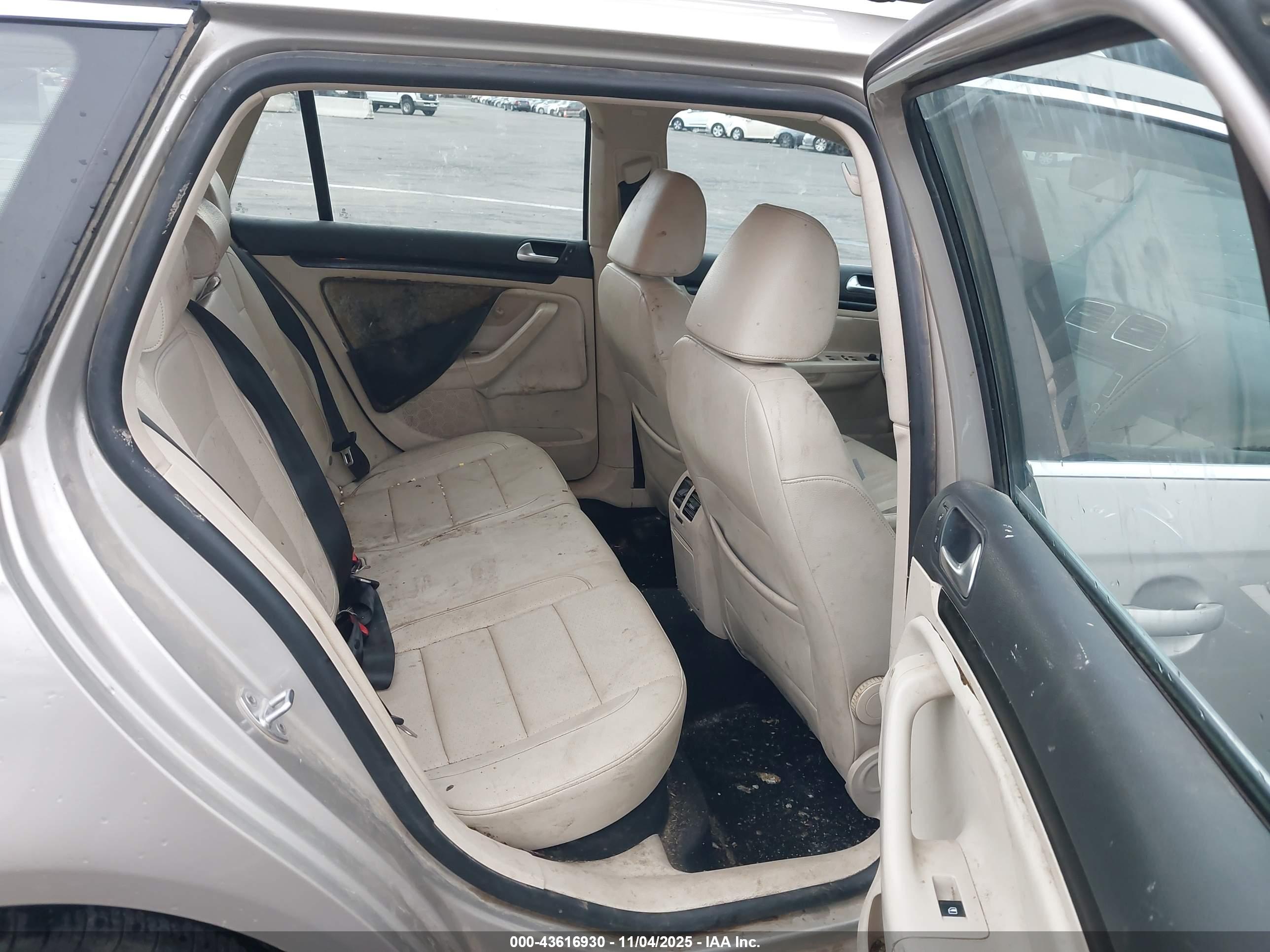 VOLKSWAGEN JETTA image 8