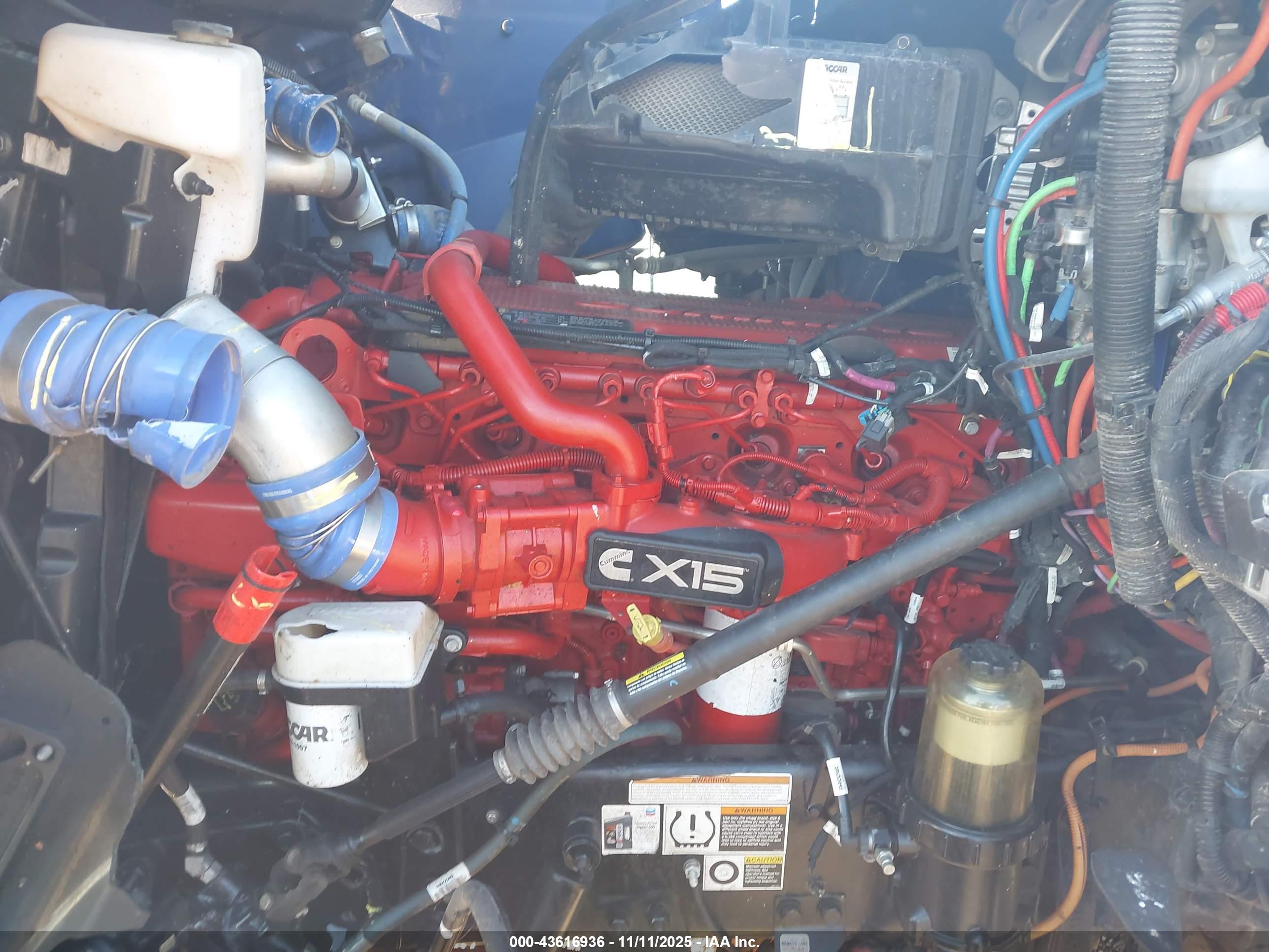 PETERBILT 567 image 10