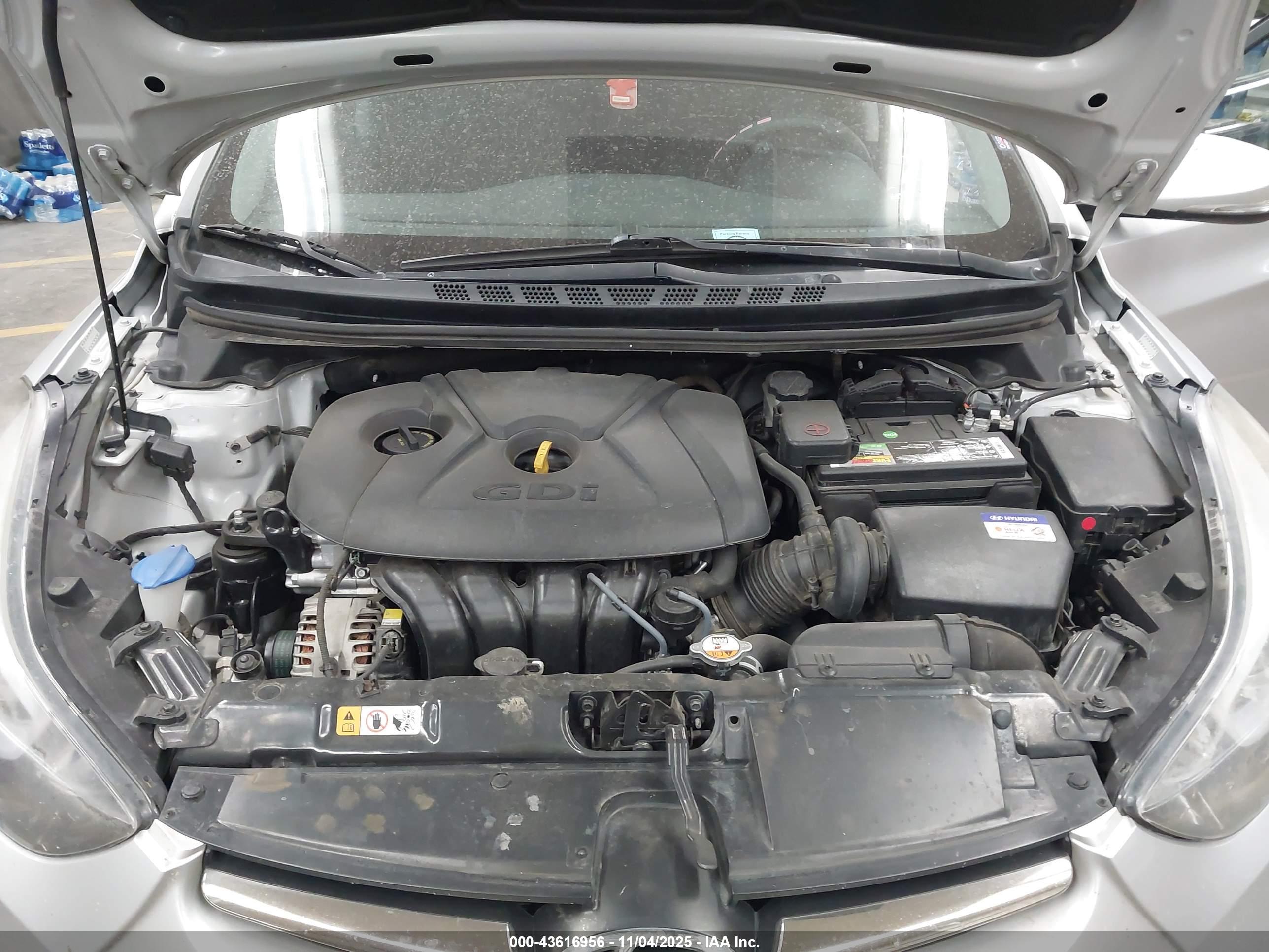 HYUNDAI ELANTRA image 10