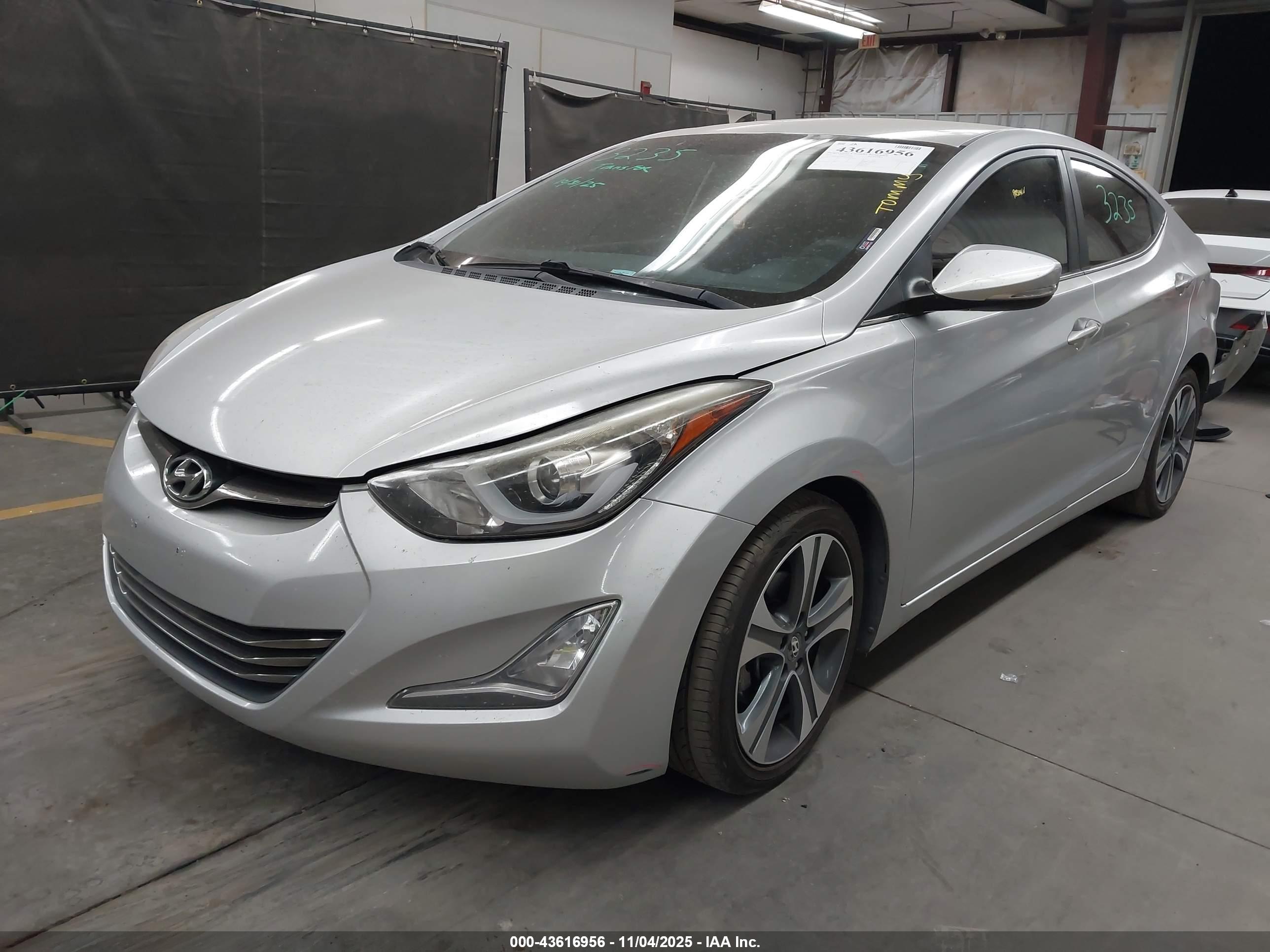 HYUNDAI ELANTRA image 2