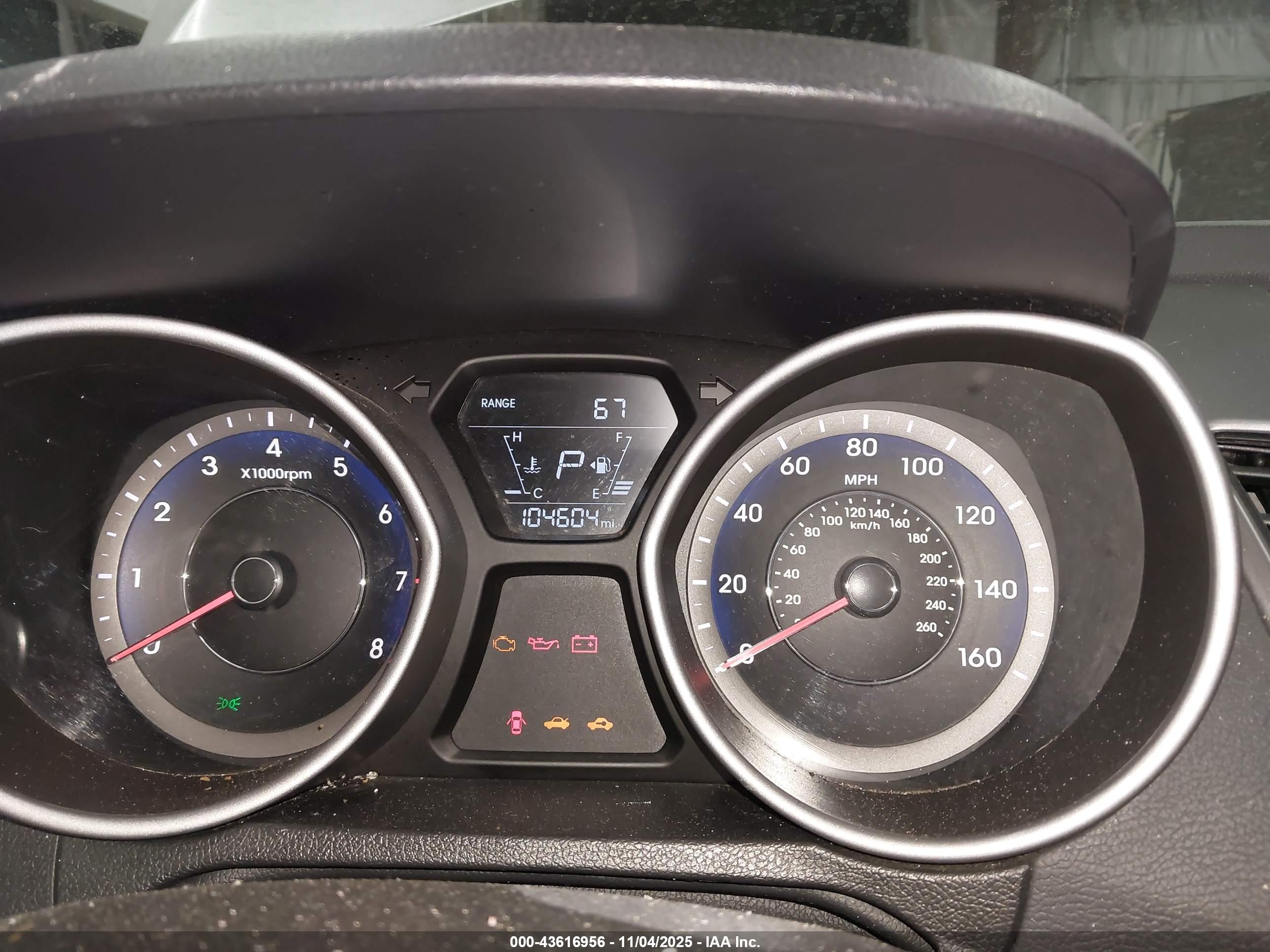 HYUNDAI ELANTRA image 7
