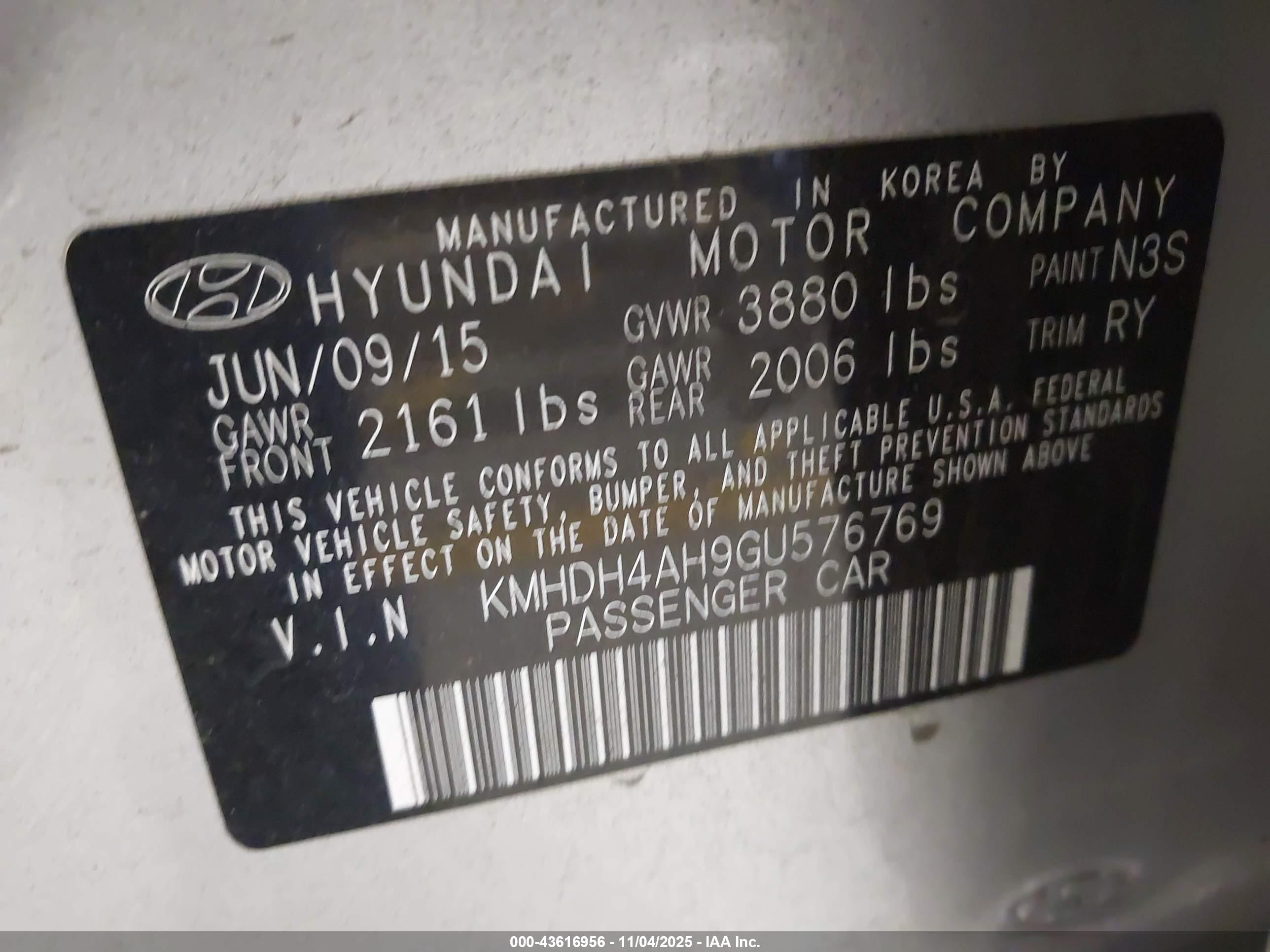 HYUNDAI ELANTRA image 9