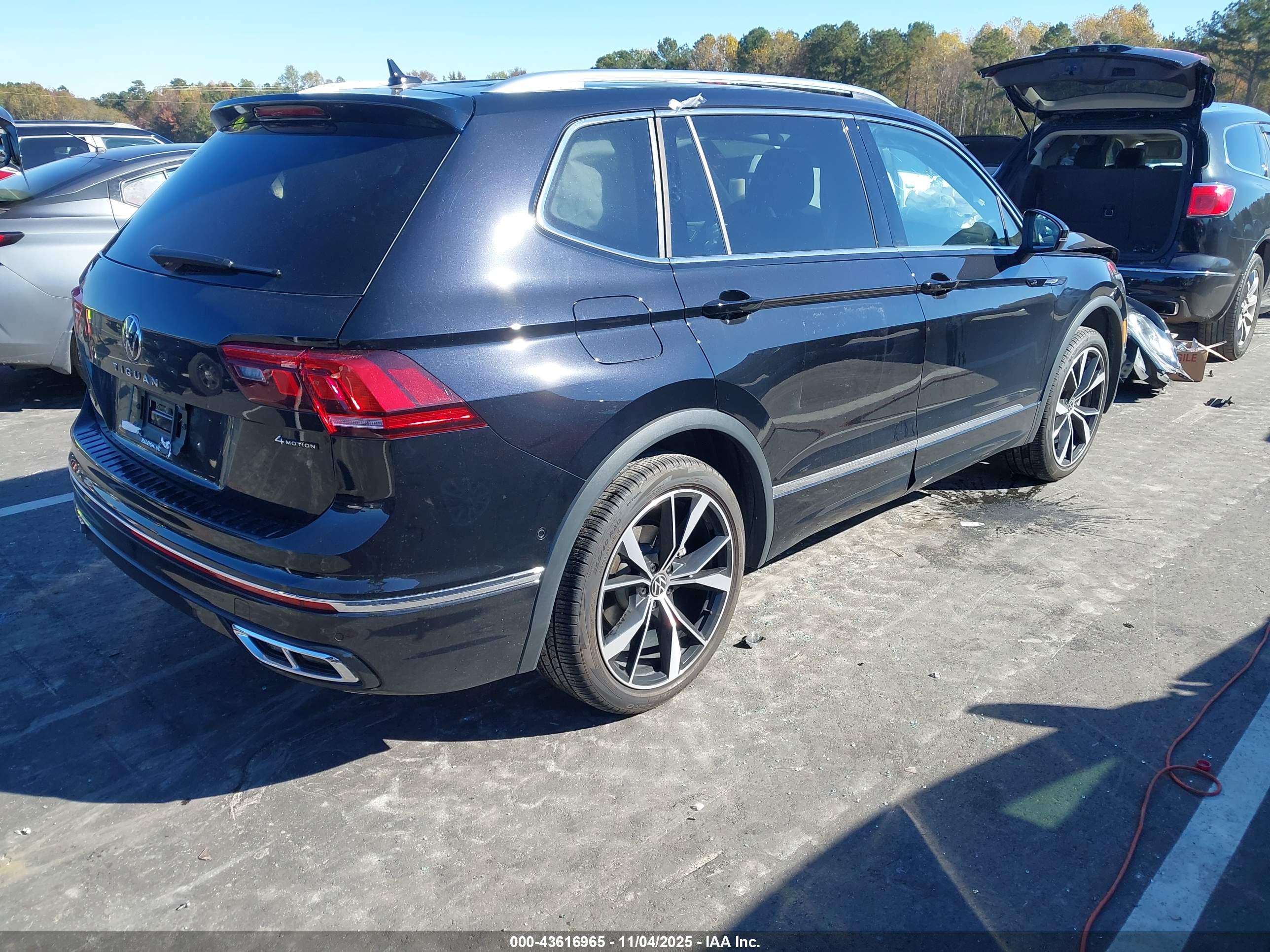 VOLKSWAGEN TIGUAN image 4