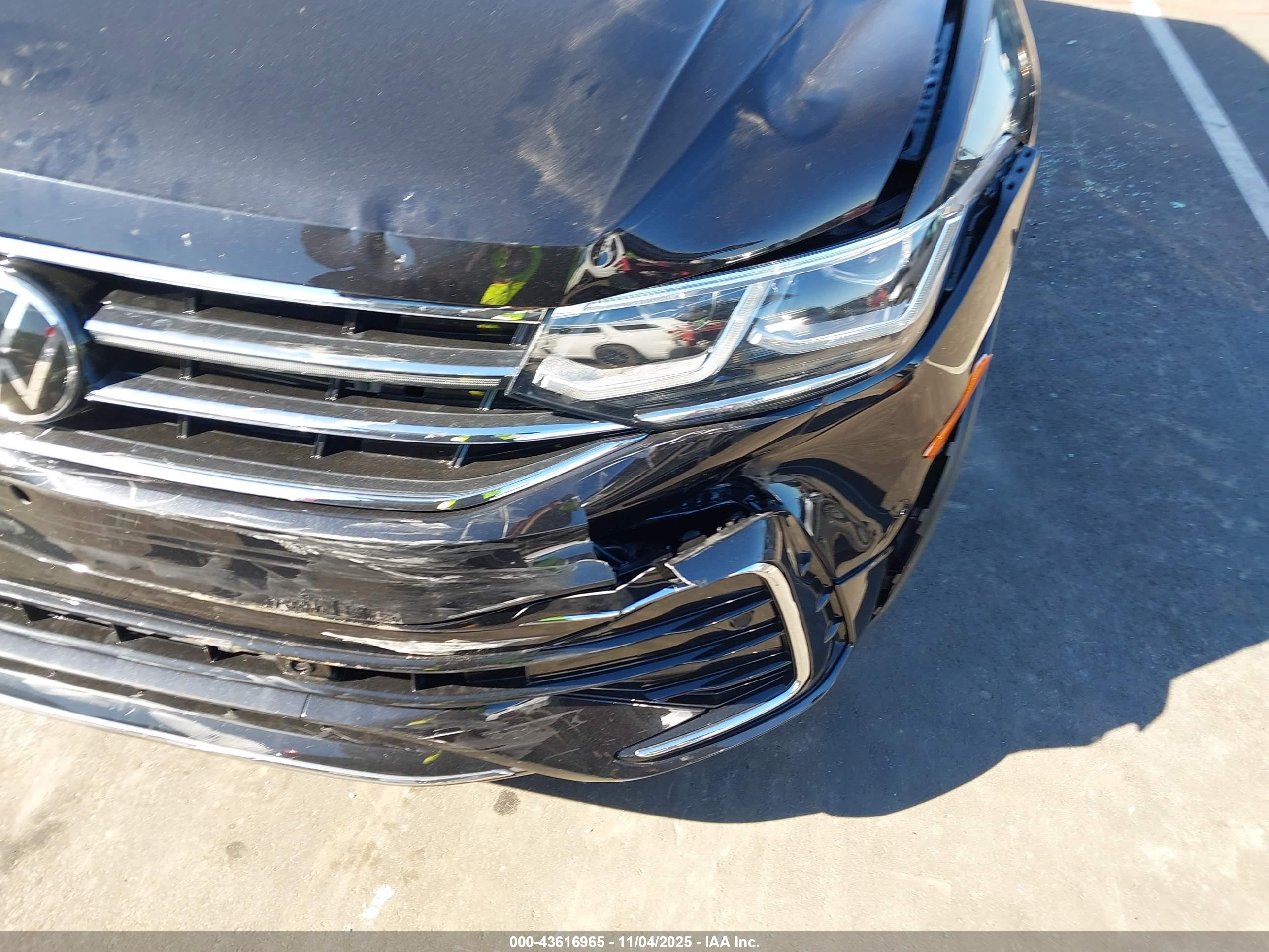 VOLKSWAGEN TIGUAN image 6
