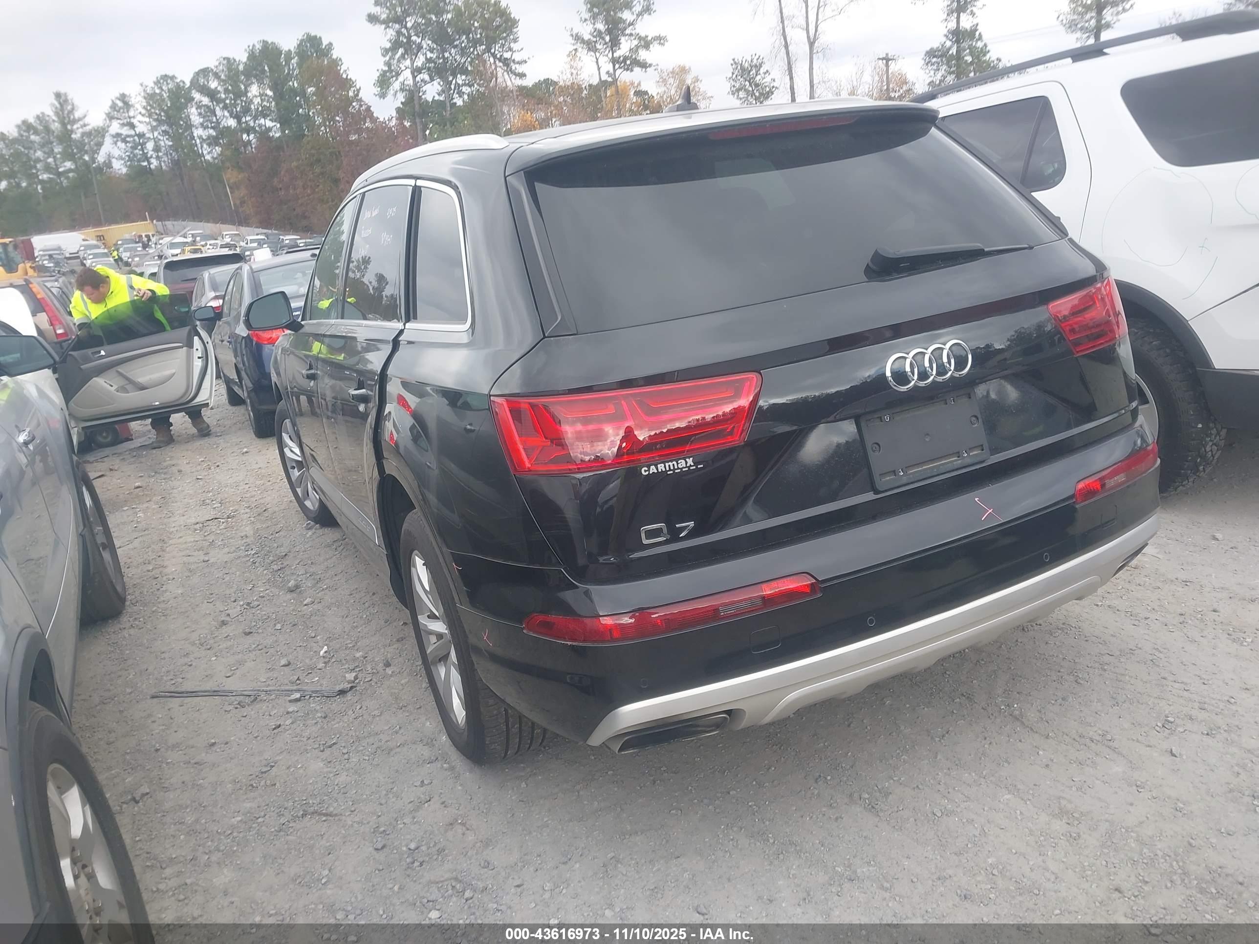 AUDI Q7 image 3