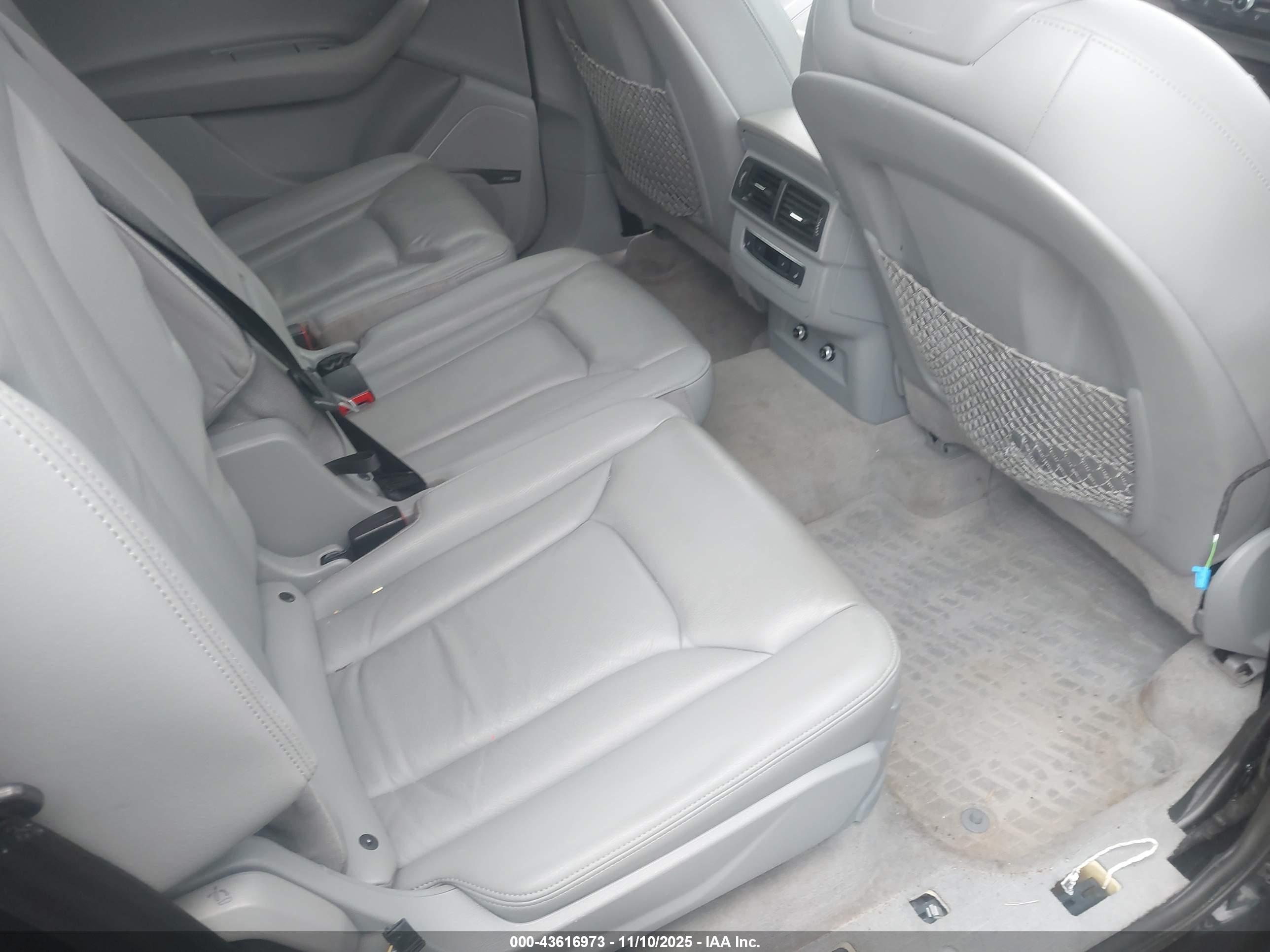 AUDI Q7 image 8