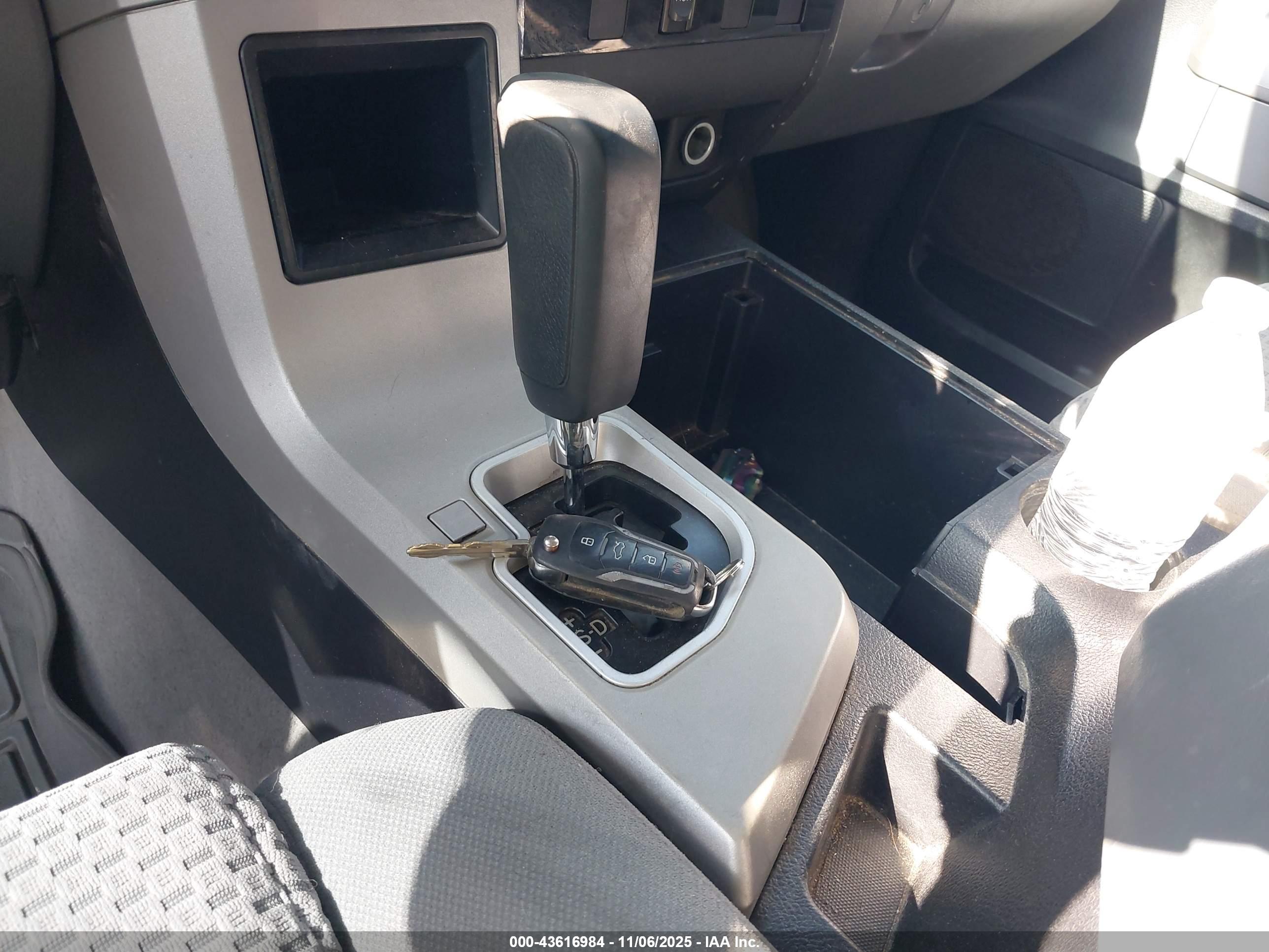 TOYOTA TUNDRA image 11