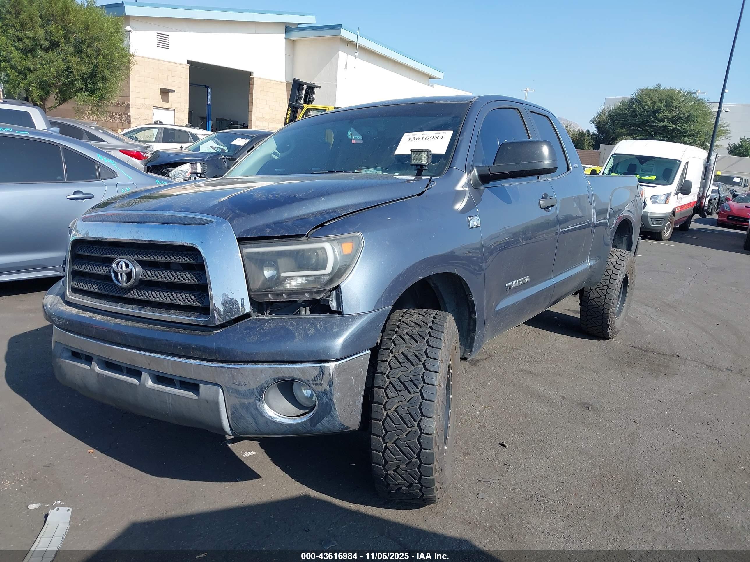 TOYOTA TUNDRA image 2