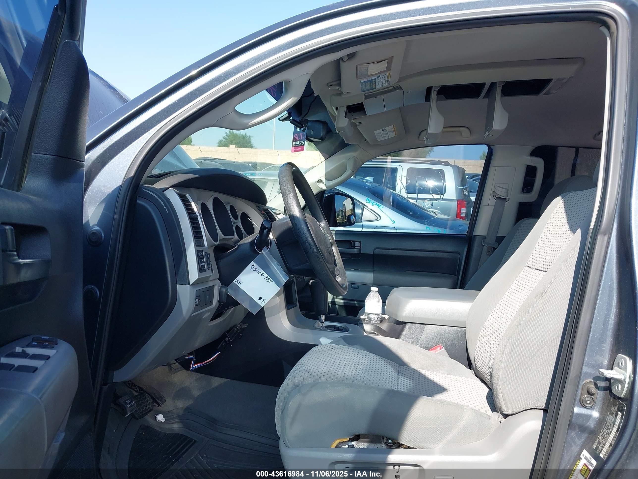 TOYOTA TUNDRA image 5