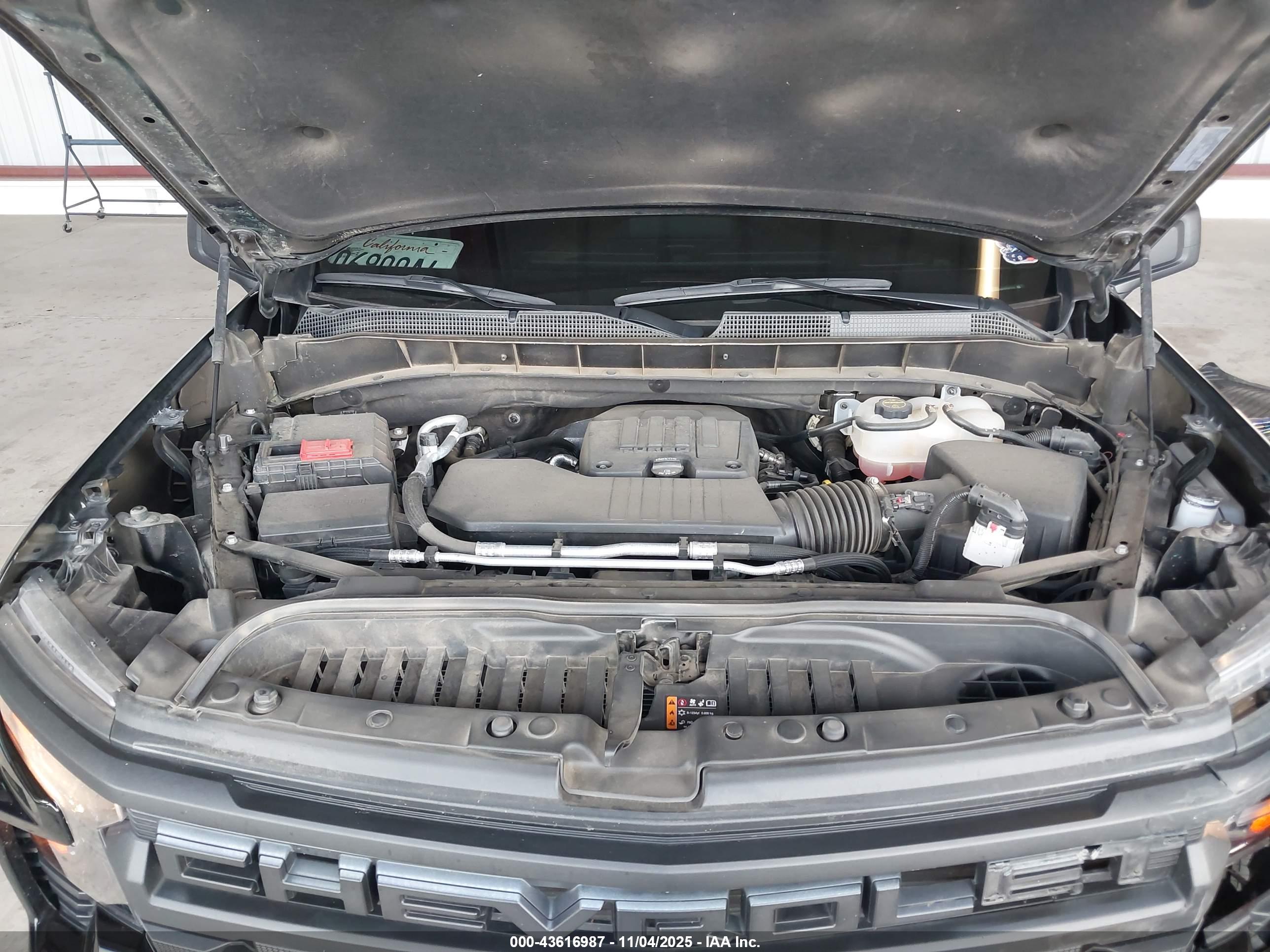 CHEVROLET SILVERADO image 10